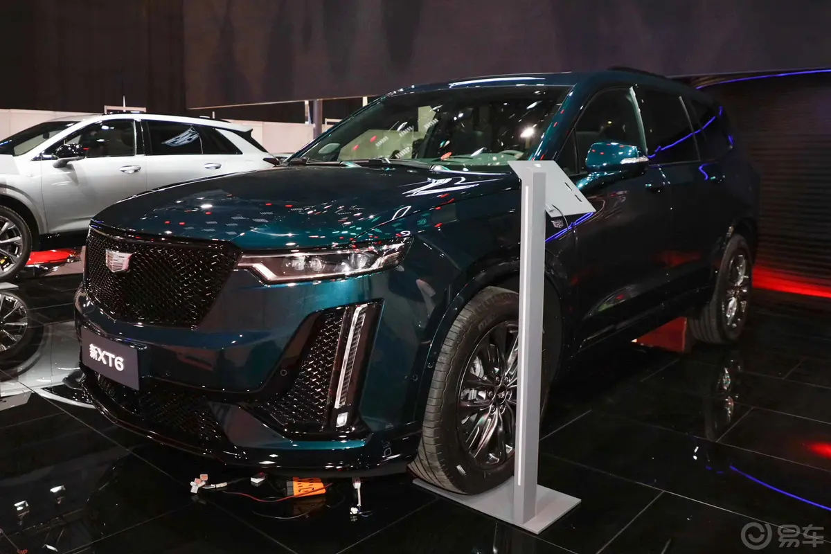 凯迪拉克XT62.0T 铂金行政黑标版外观