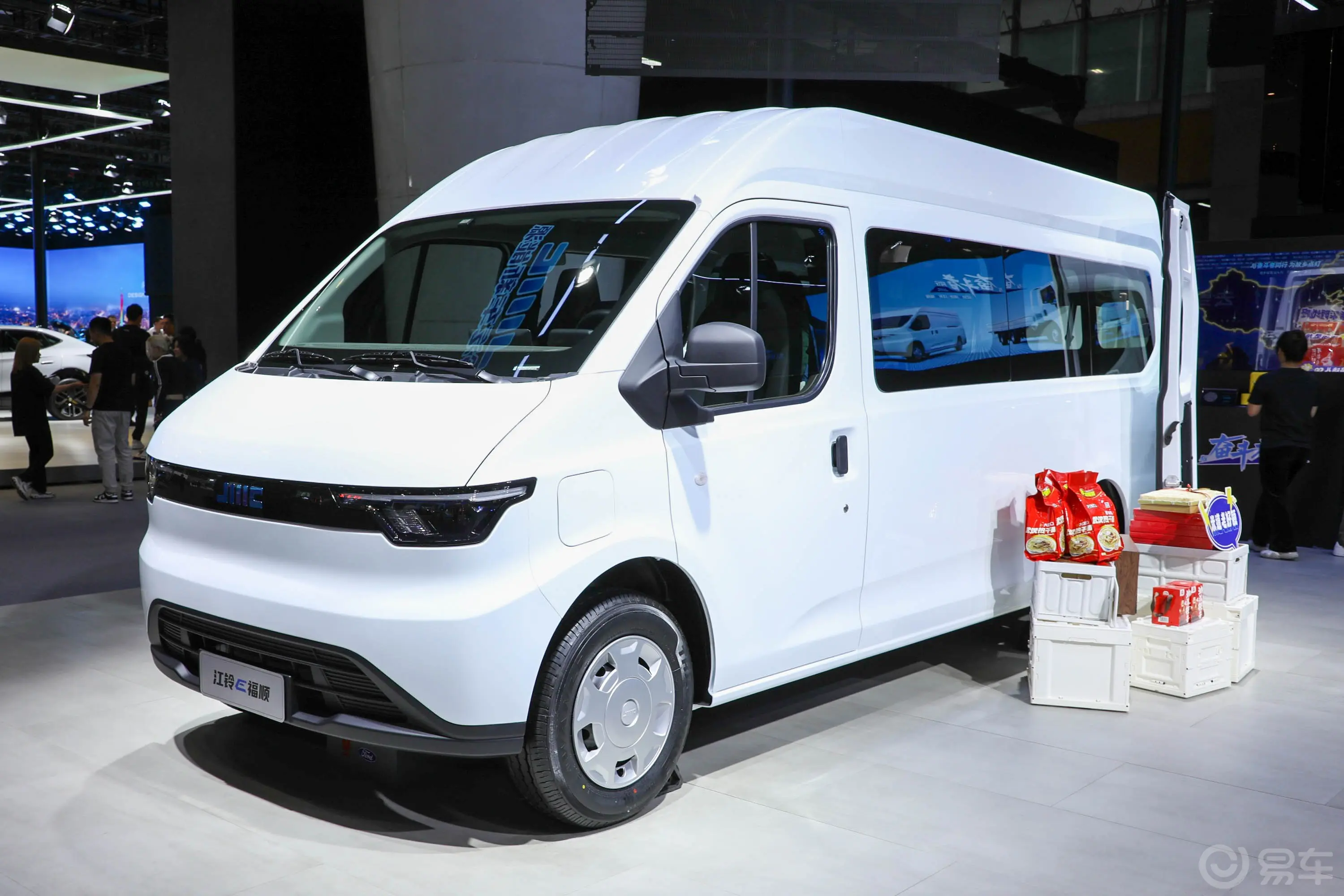 【江铃E福顺300km 短轴低顶盲窗版 宁德时代41.86kWh 2/3座外观图片-汽车图片大全】-易车