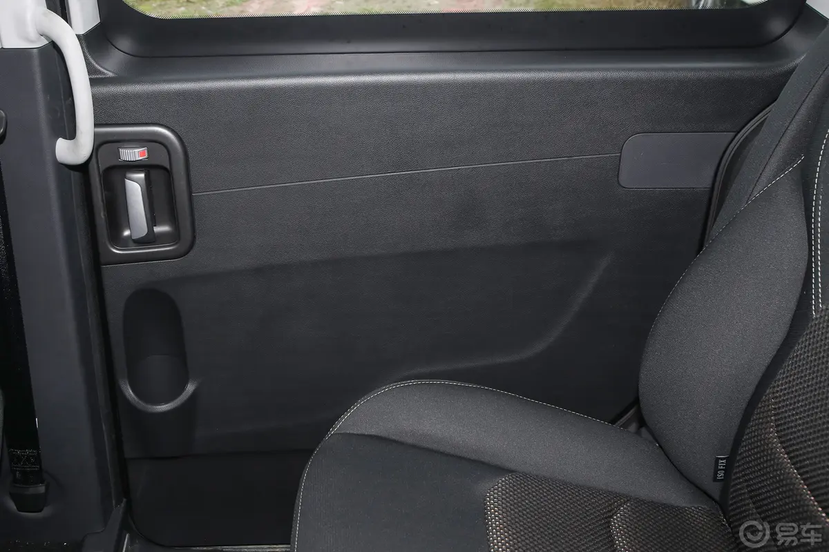 瑞风M3 PHEV2.0L 85km 智联版 7座后排功能