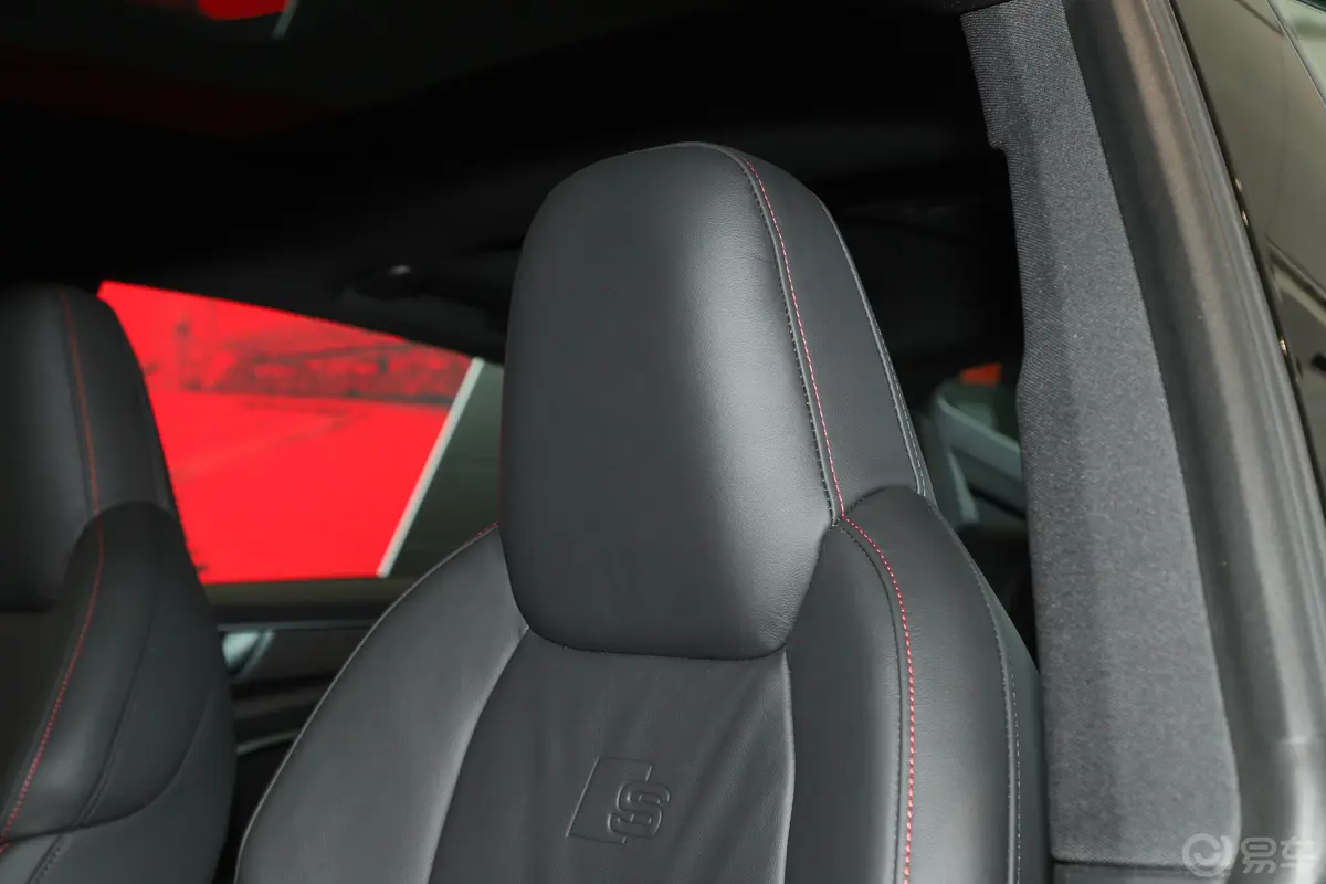 奥迪S72.9T Sportback主驾驶位
