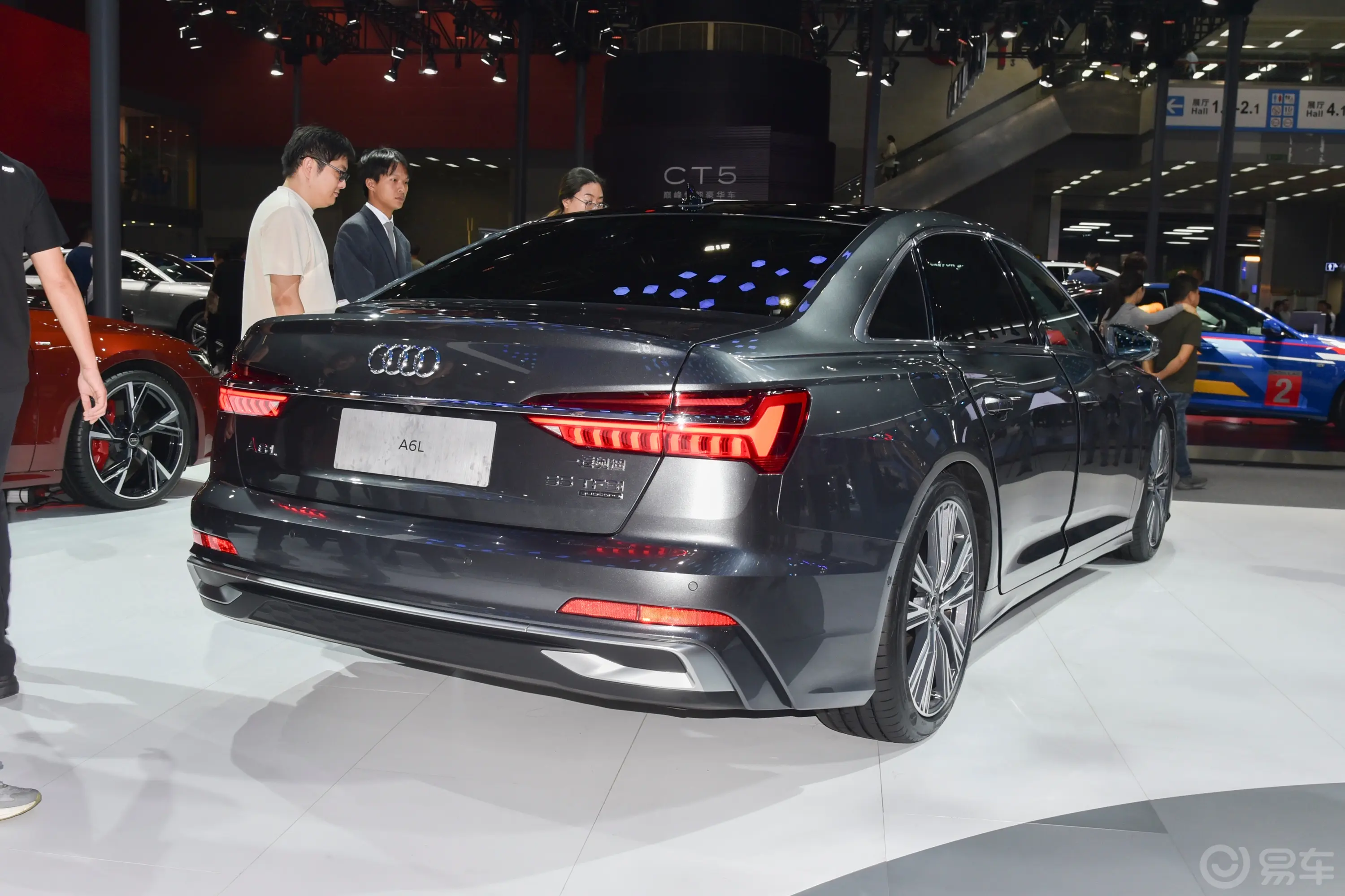 奥迪A6L55 TFSI quattro 旗舰动感型外观