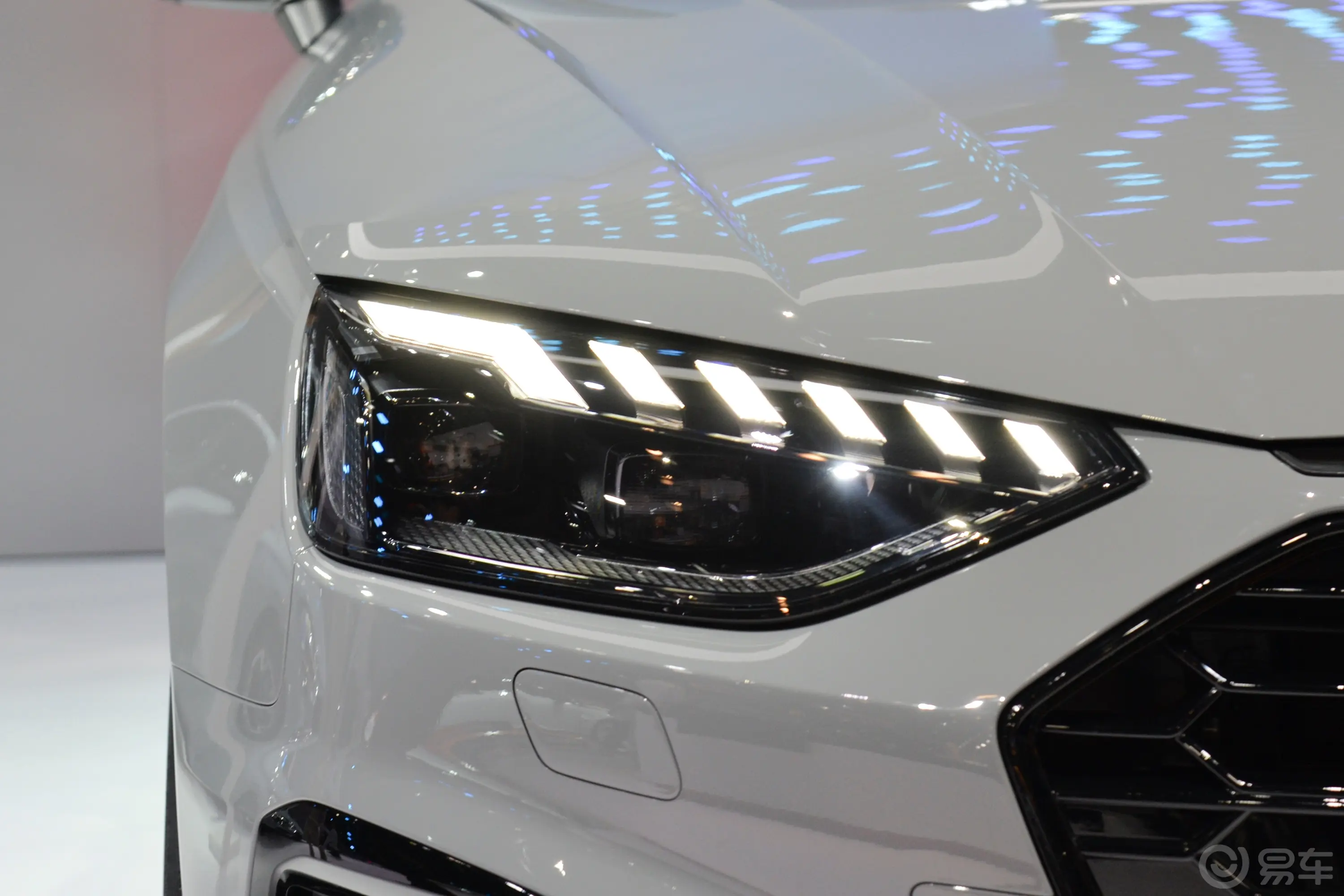 奥迪A4L200万辆悦享版 40 TFSI B&O星夜版外观