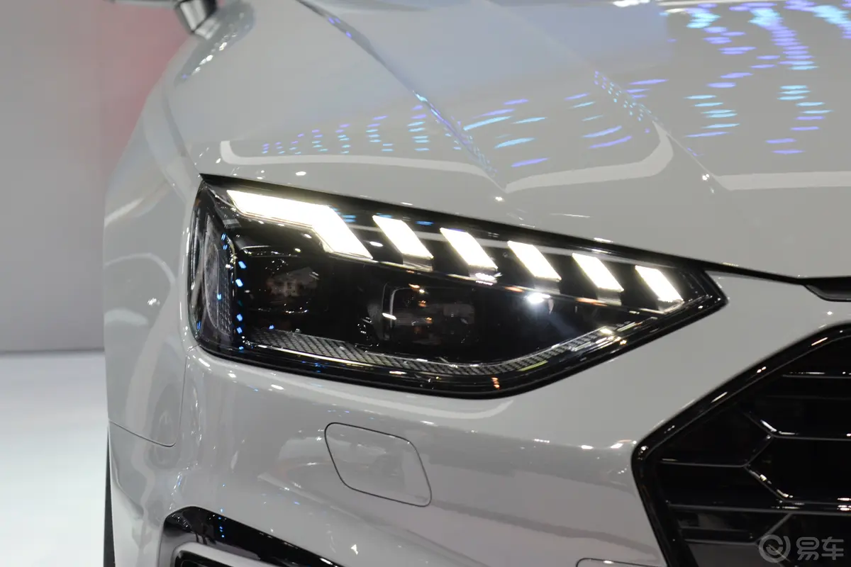 奥迪A4L200万辆悦享版 40 TFSI B&O星夜版外观