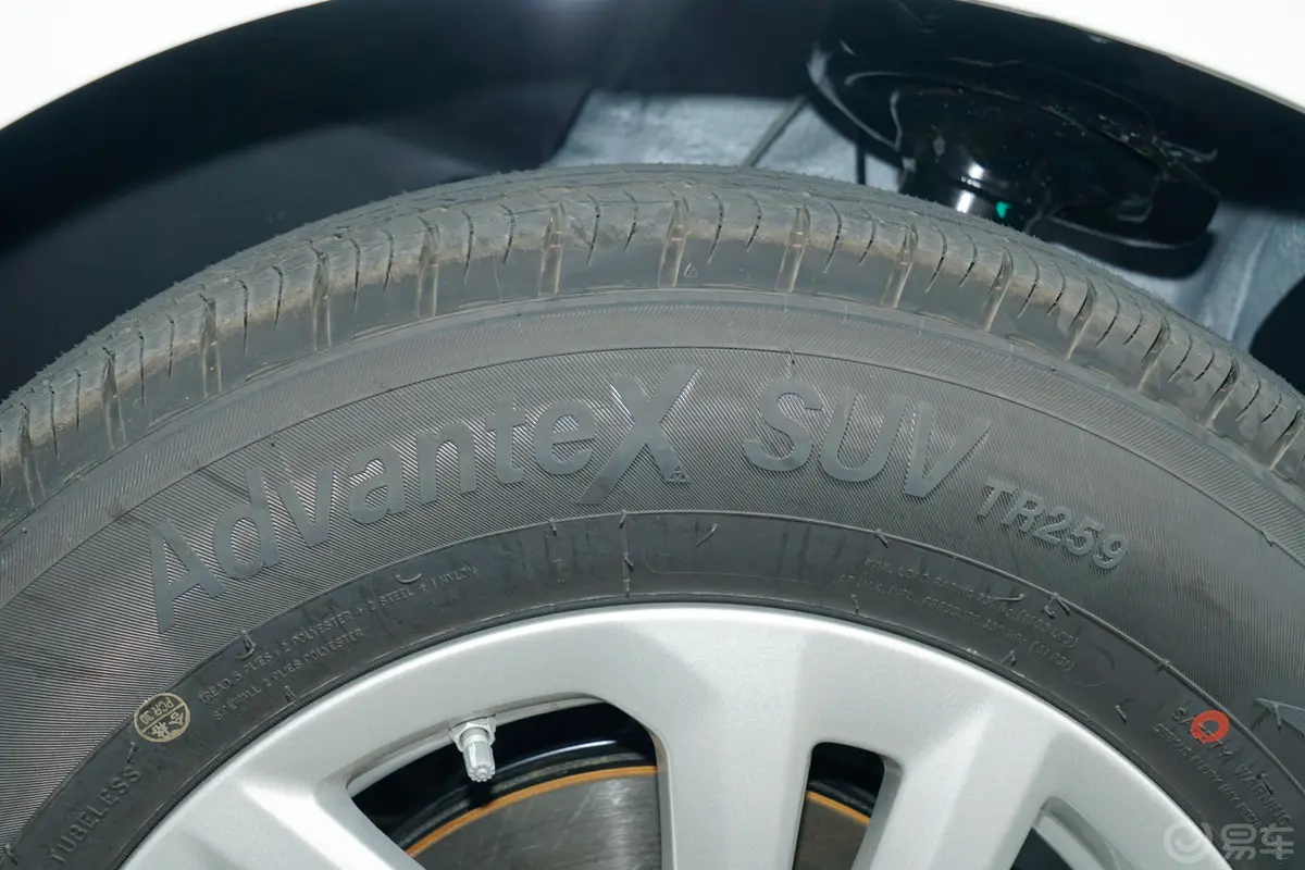 锐胜王牌M72.0L 手动长轴中级营运舒适版 9座 CNG前轮胎系列