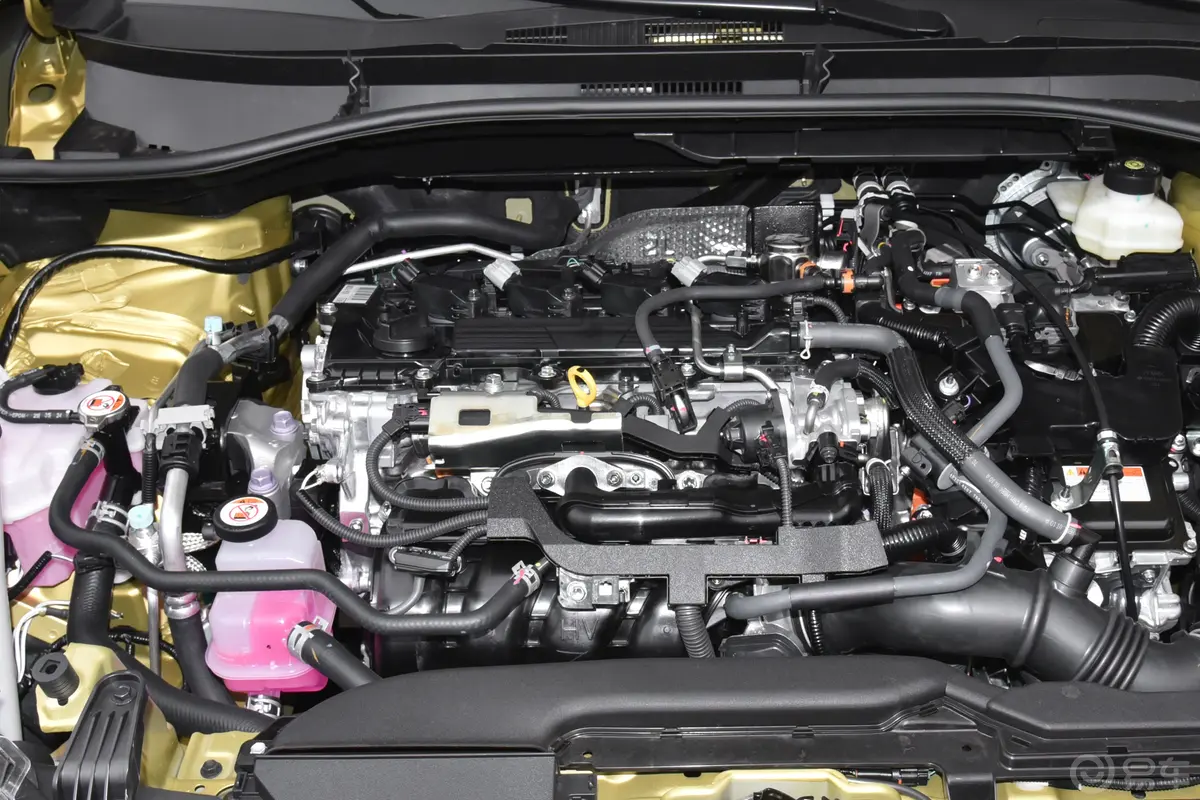 锋兰达双擎 2.0L 领先版侧后45度车头向右水平