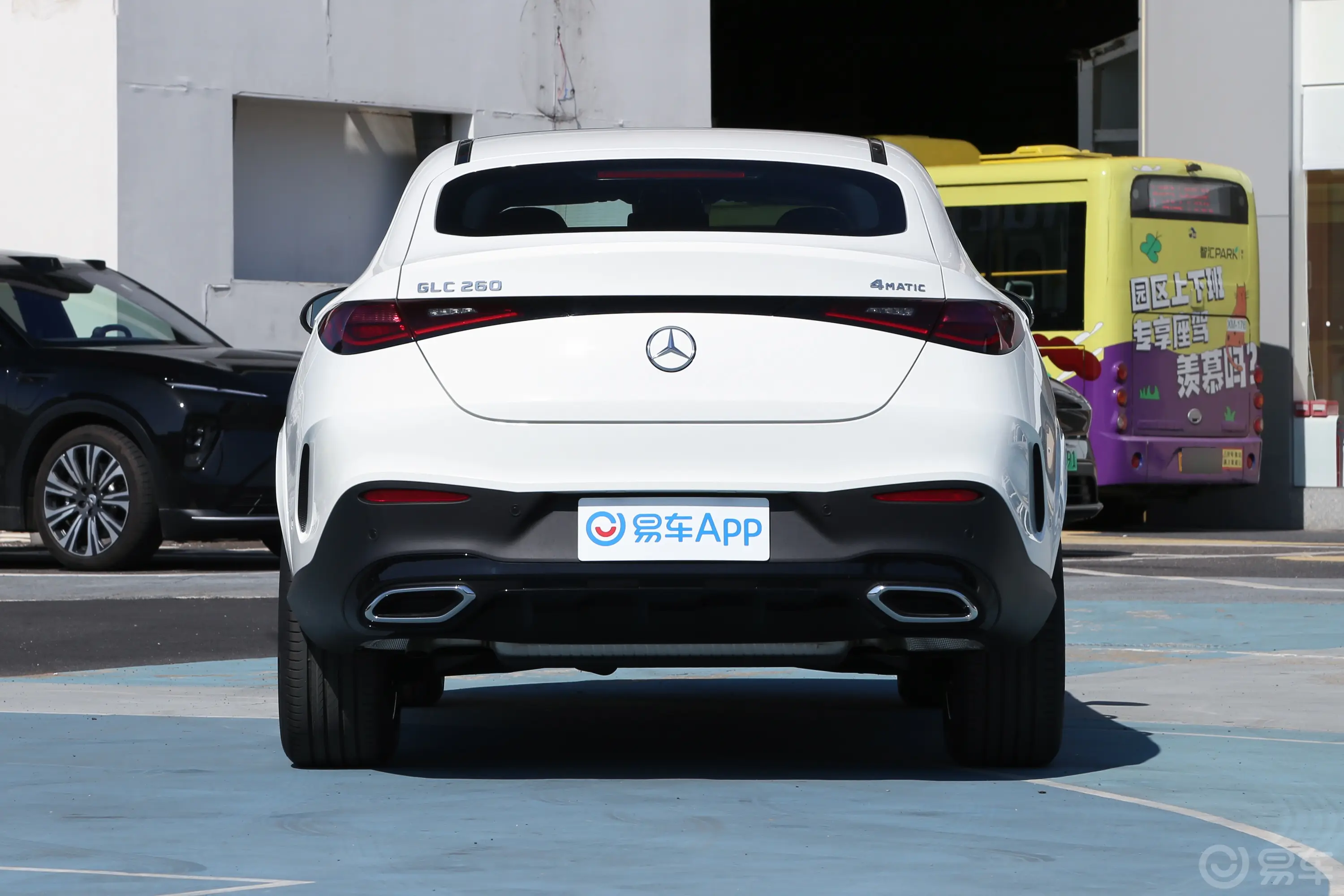 奔驰GLC轿跑GLC 260 4MATIC 轿跑SUV正后水平
