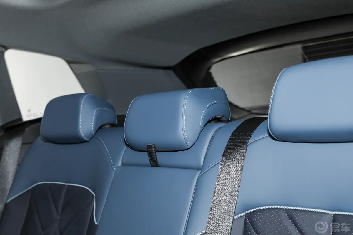 宝马X3xDrive30L 尊享型 M运动套装后排空间