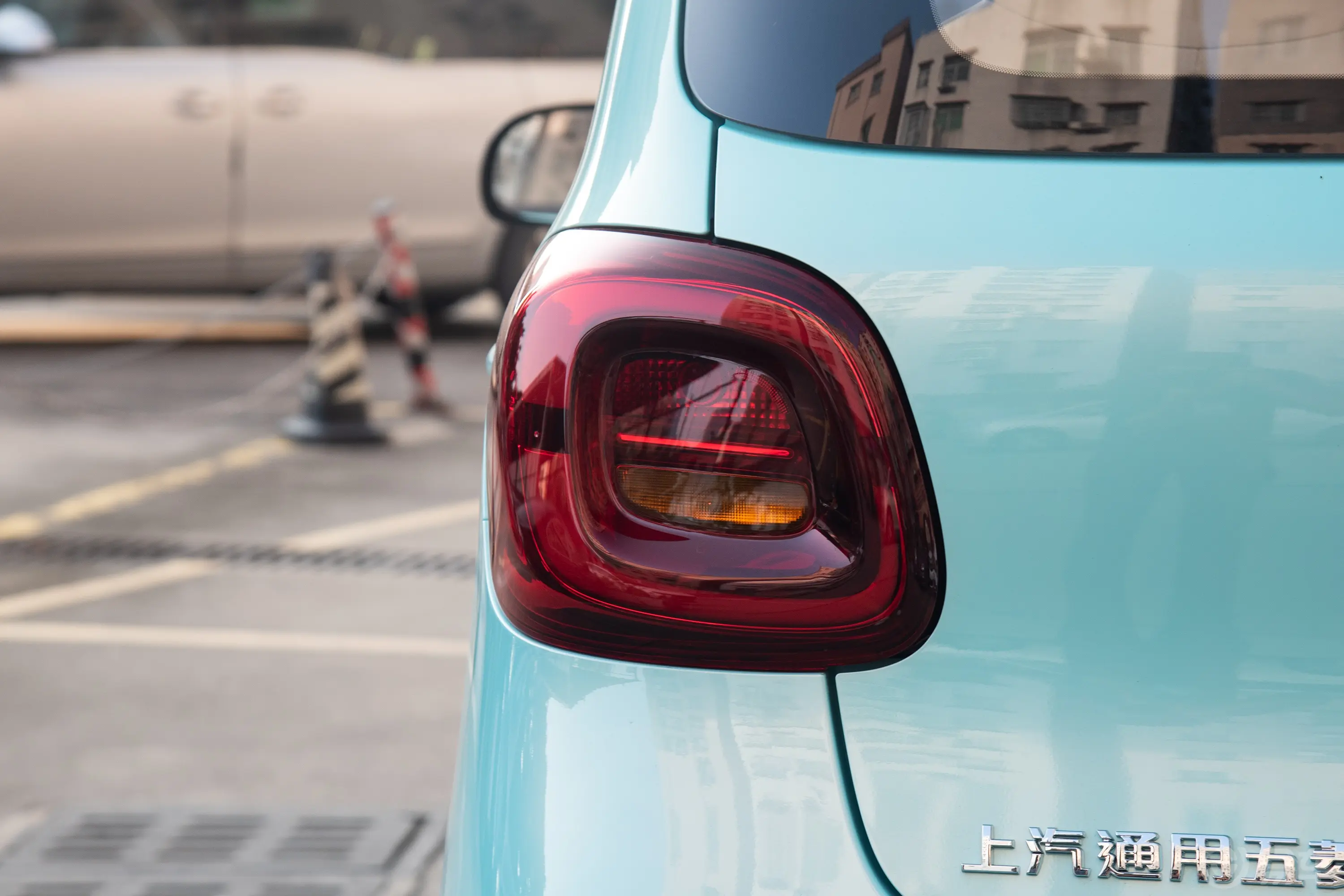 宏光MINIEV四门版 205km 臻享款外观灯组