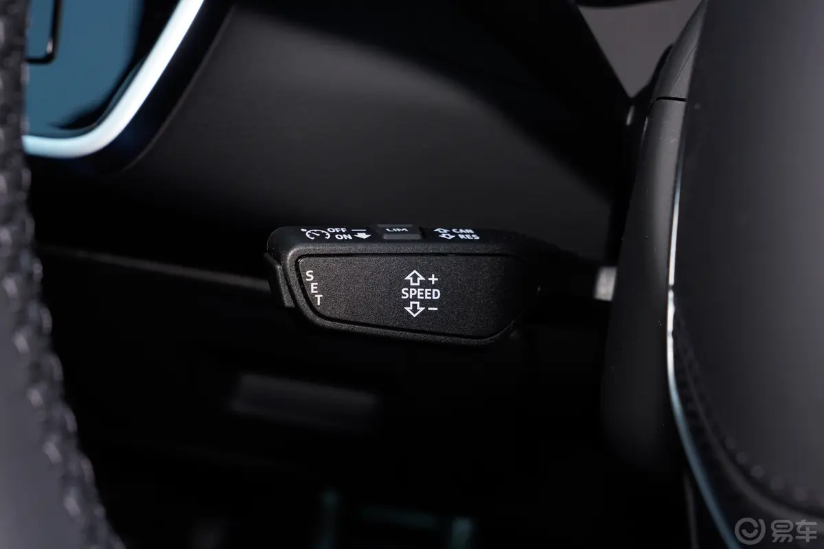 奥迪A6L45 TFSI quattro 臻选动感型主驾驶位