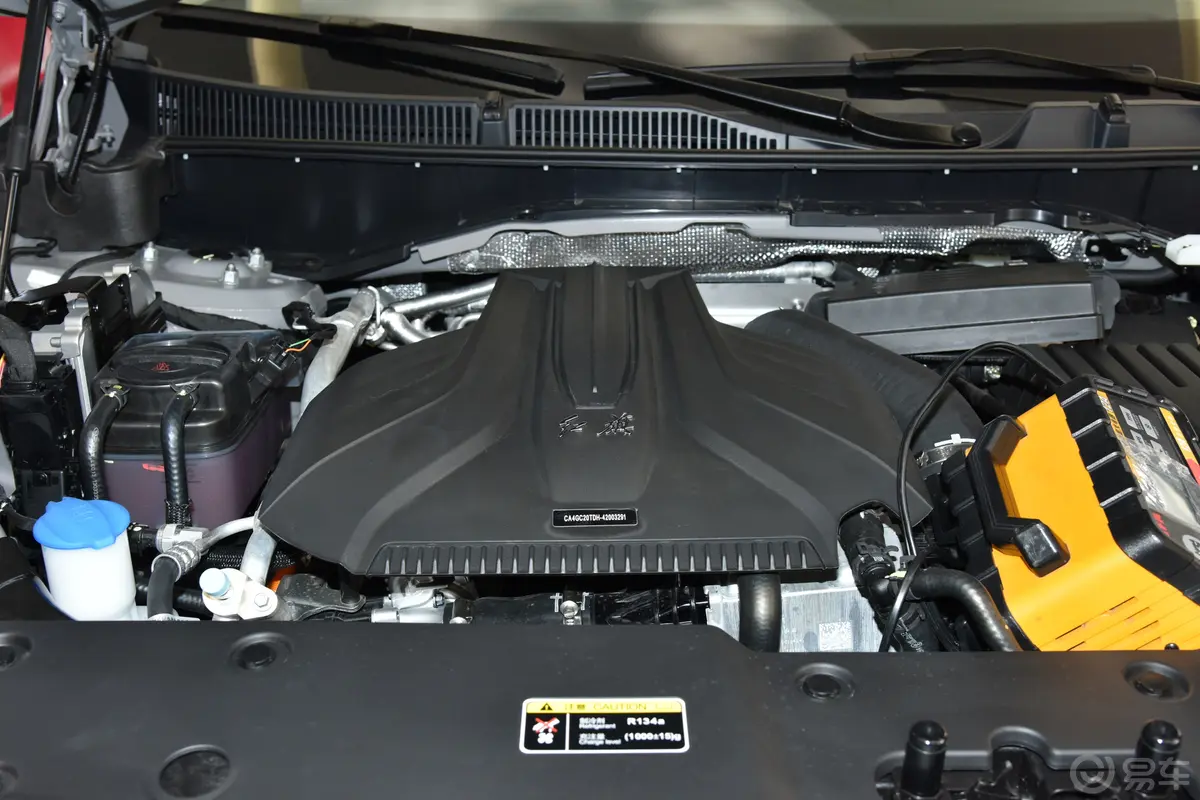 红旗HS7 PHEV2.0T 100km 四驱旗畅版 6座发动机/电机特写
