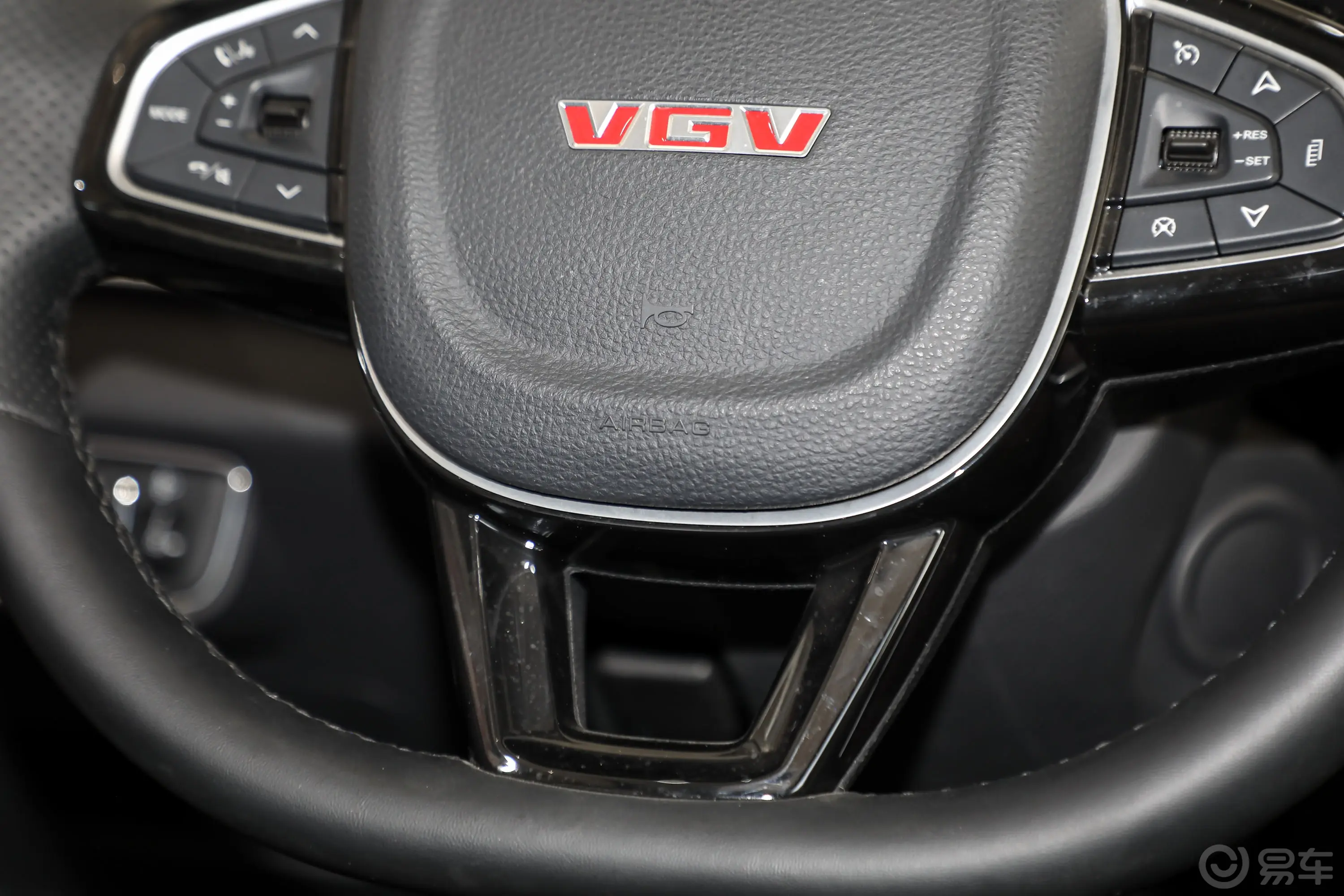 VGV U75 PLUS2.0T 卓越版 7座主驾安全气囊