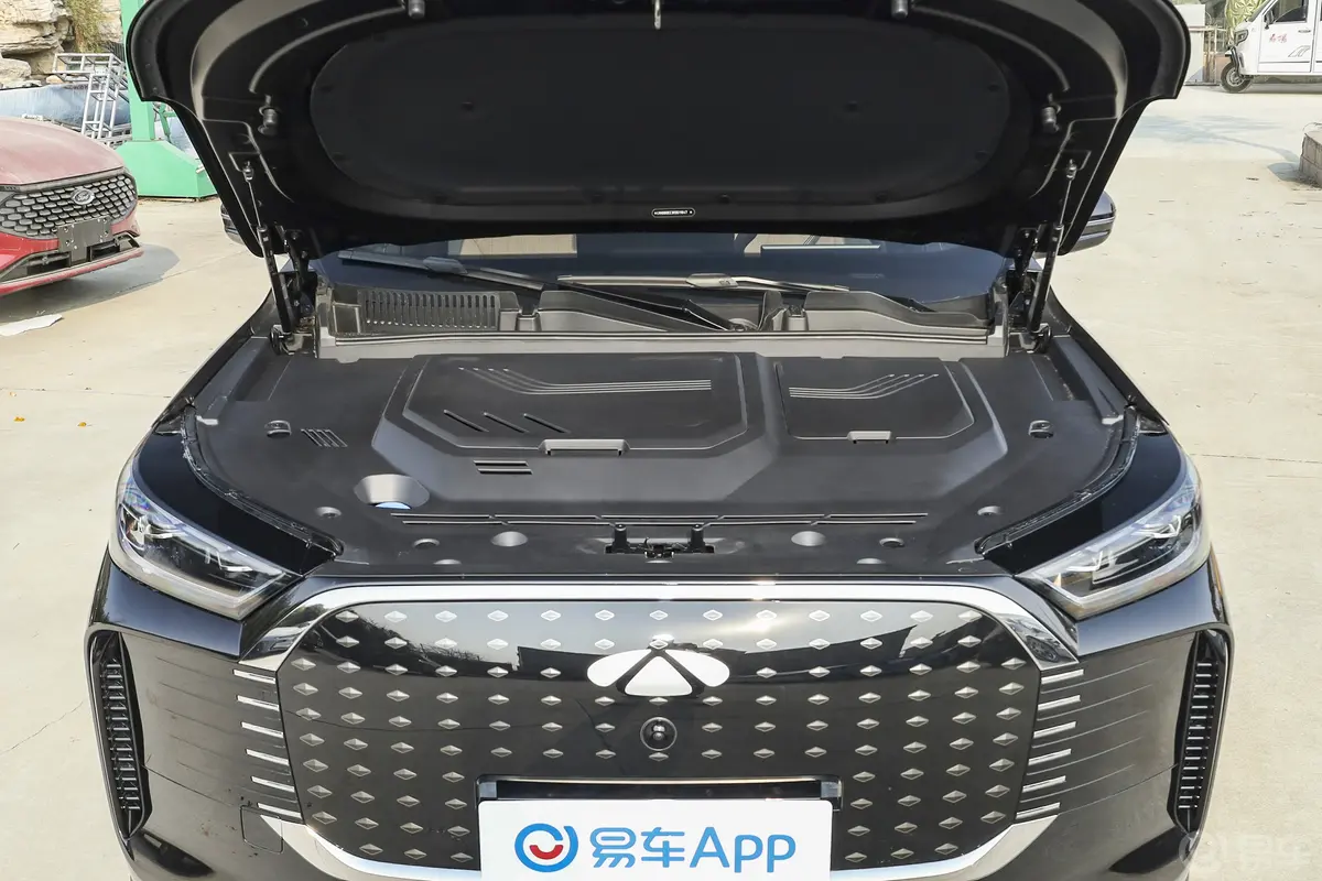 风云T81.5T 130km 尊贵版 5座前舱整体