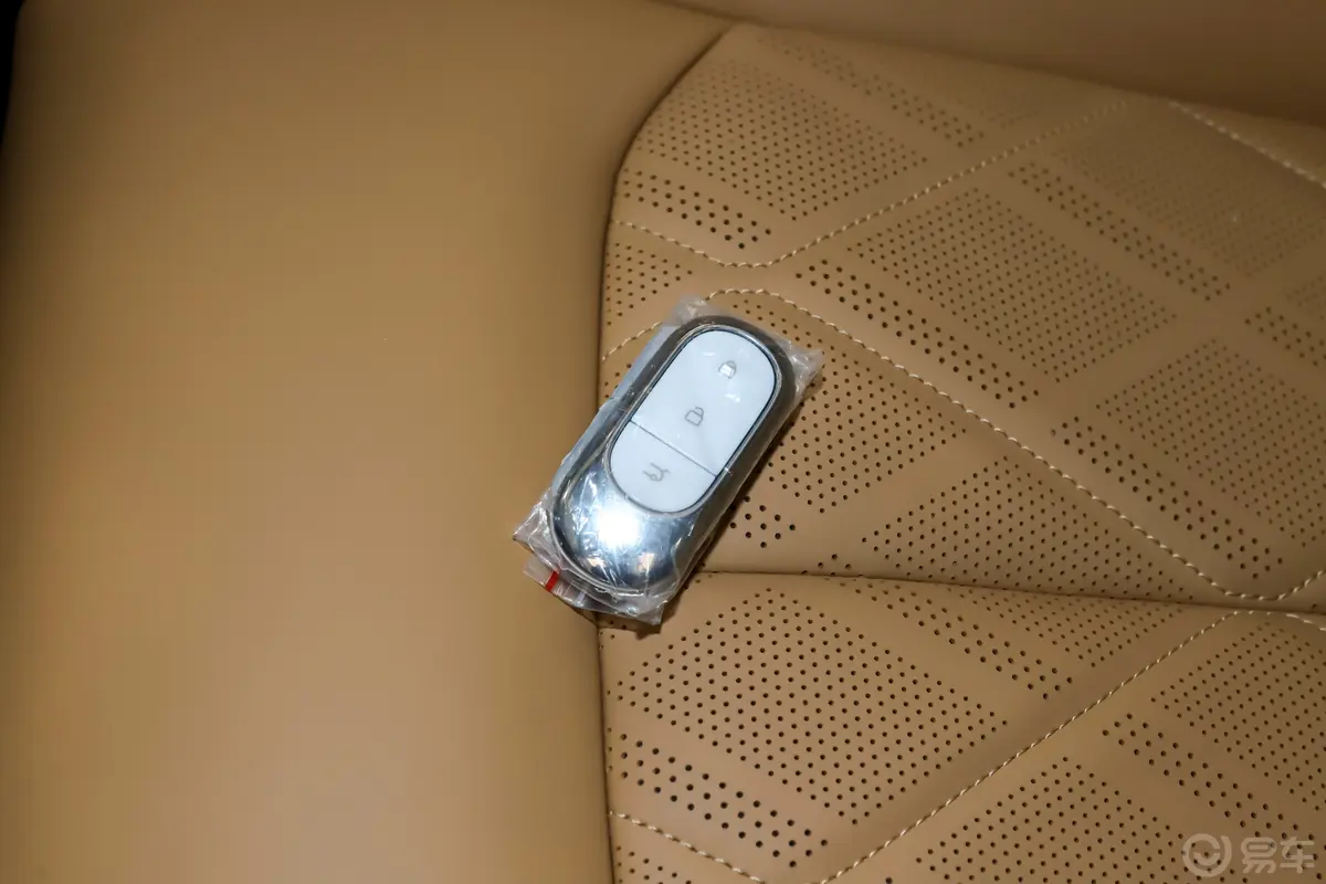 零跑C11增程版 300km 300激光雷达版钥匙正面