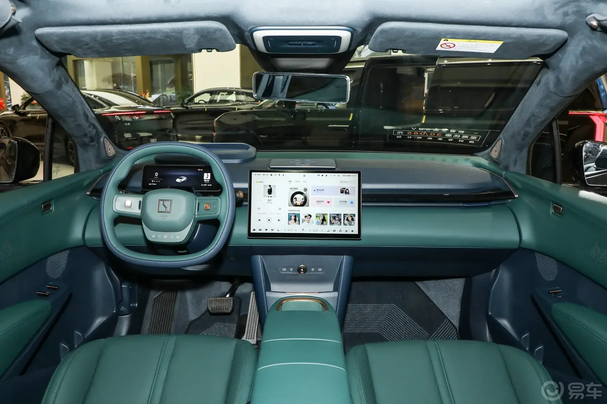 ZEEKR X420km 后驱版 5座内饰全景正拍