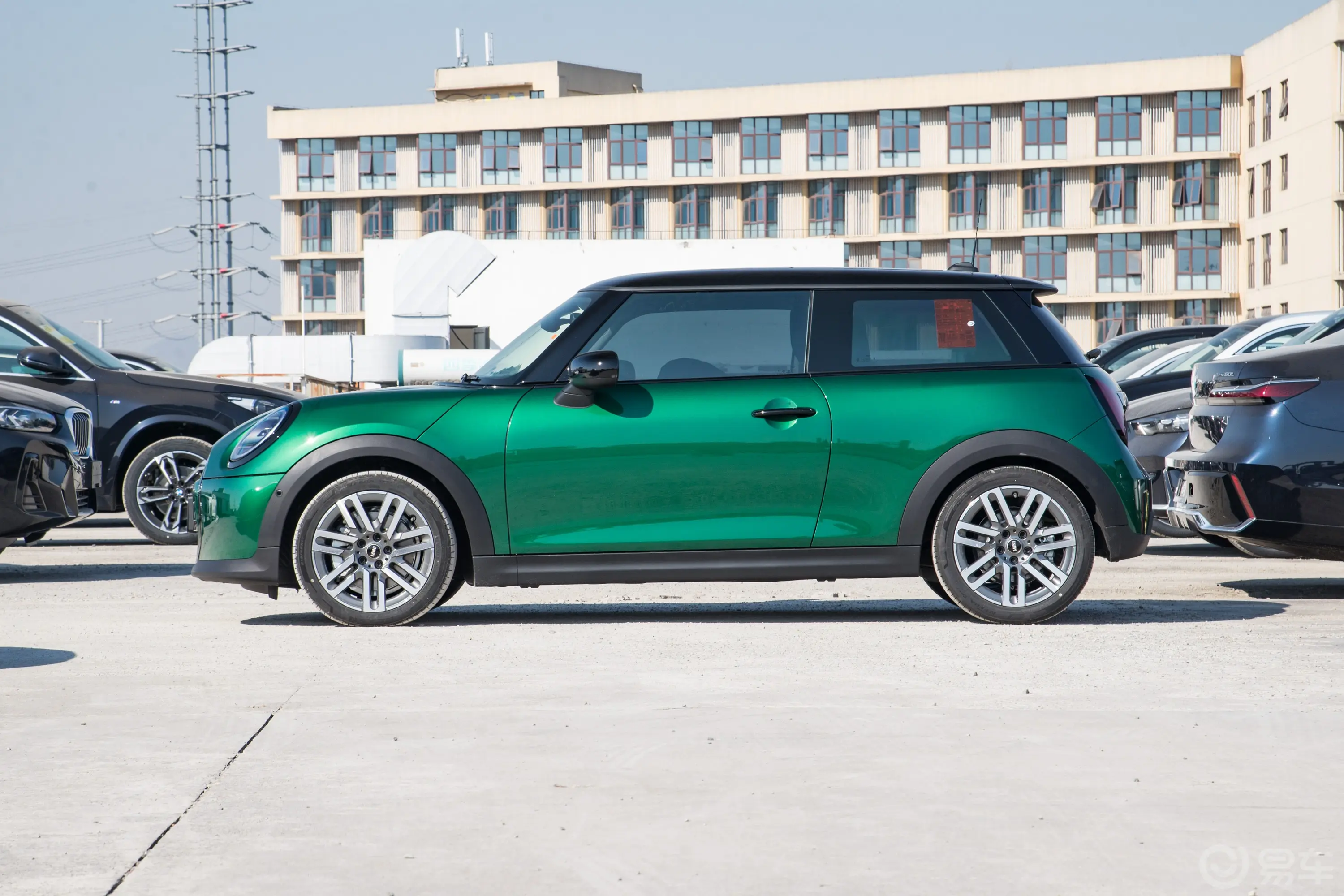【MINI1.5T COOPER 经典派 三门版正侧车头向左水平图片-汽车图片大全】-易车