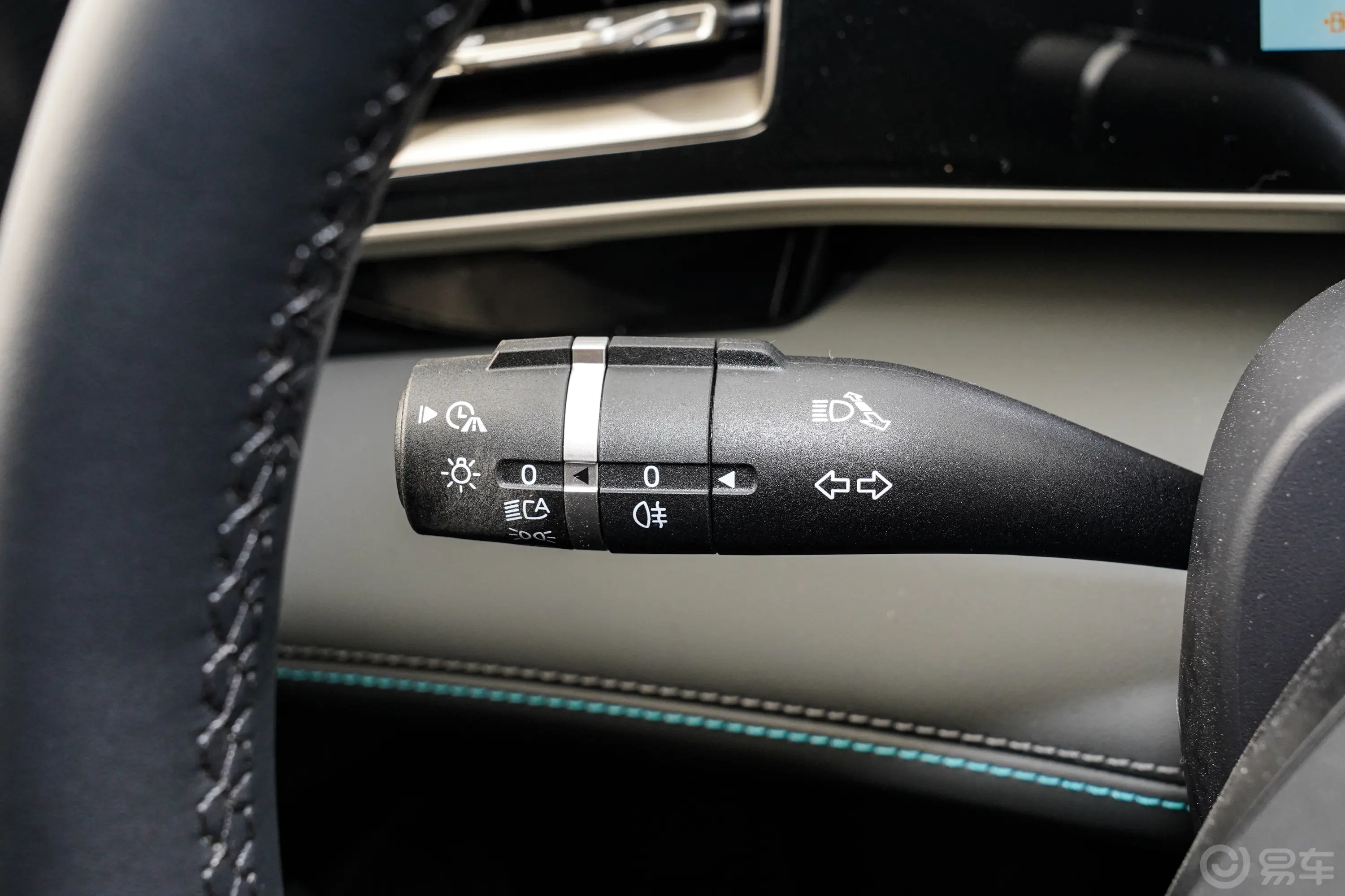 秦LDM-i 智驾版 1.5L 120km 领先型灯光控制区