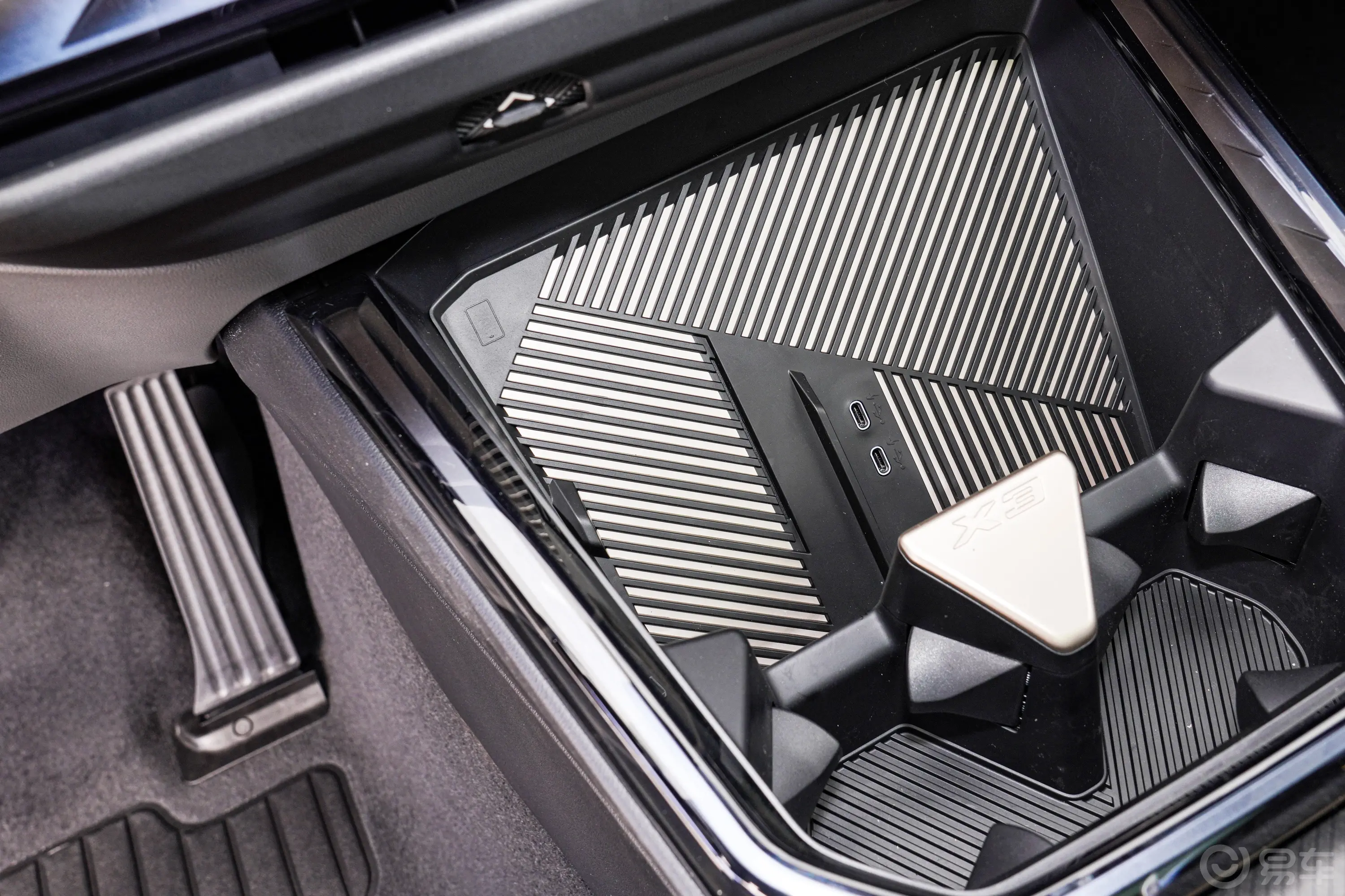 宝马X3xDrive30L 尊享型 M运动套装车载APP应用
