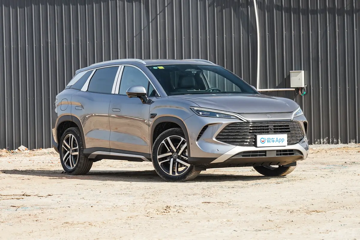 宋L DM-i智驾版 1.5L 112km 领先型侧前45度车头向右水平