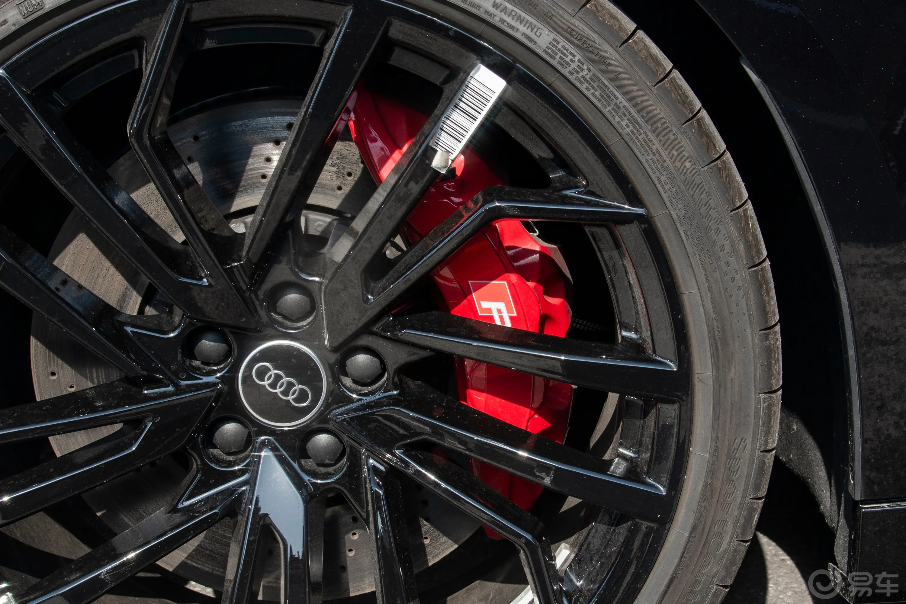 奥迪RS 52.9T Sportback 致臻版前刹车卡钳
