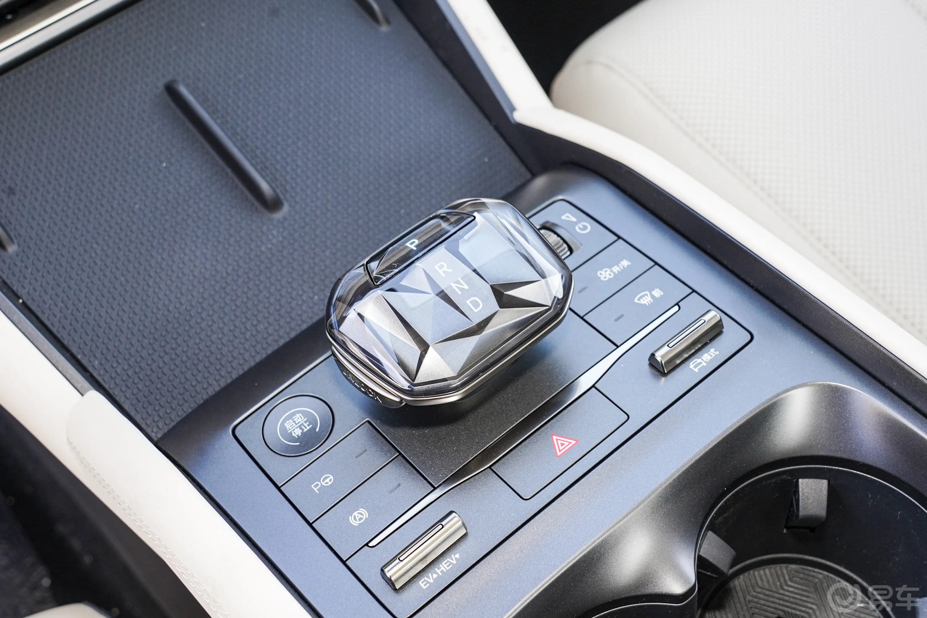 秦LDM-i 智驾版 1.5L 120km 领先型换挡装置