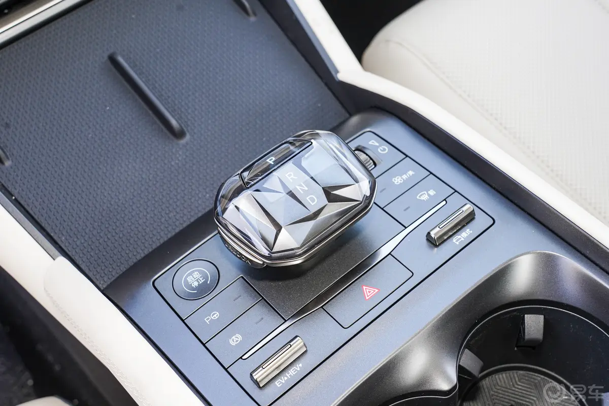 秦LDM-i 智驾版 1.5L 120km 领先型换挡装置