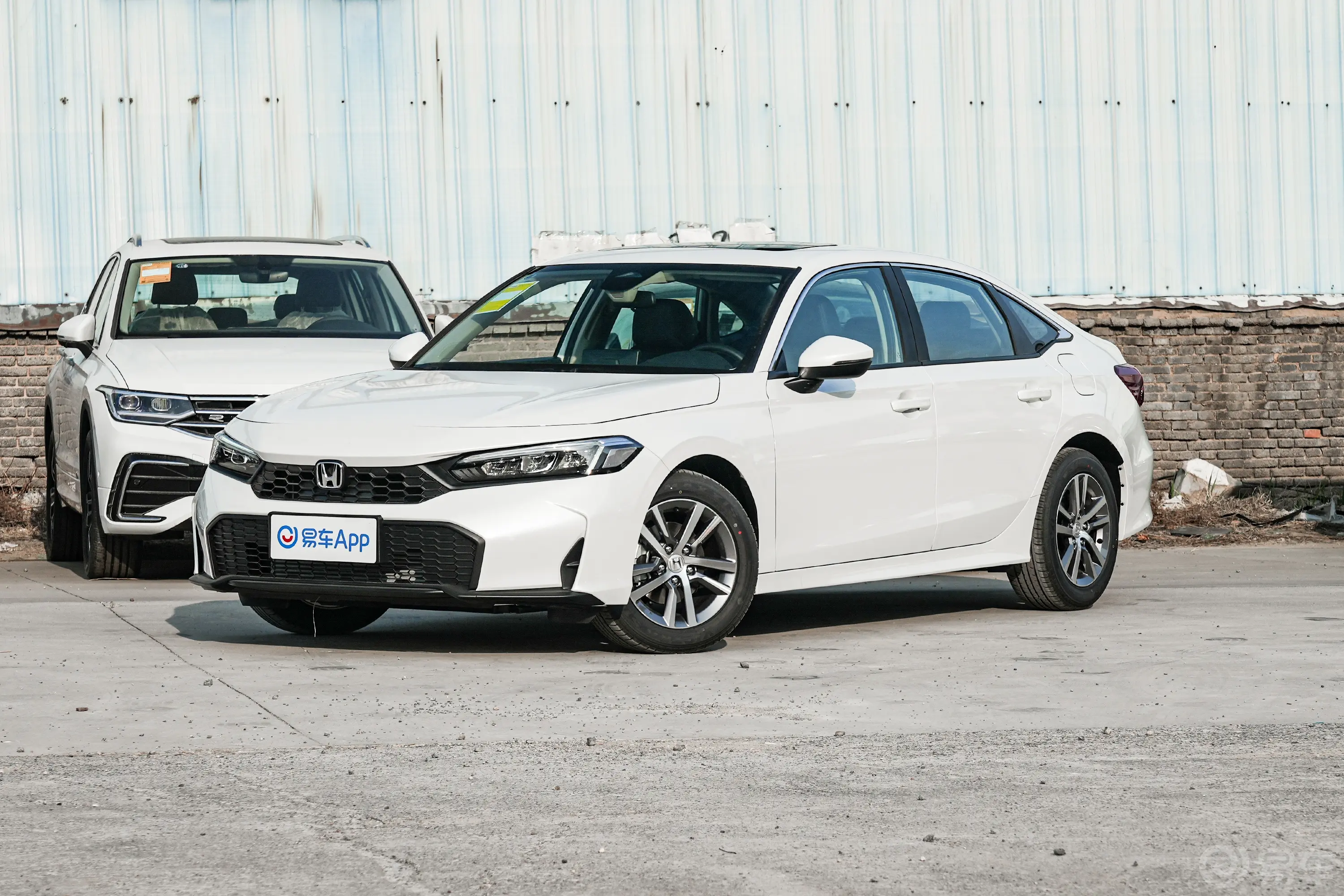 思域240TURBO CVT智趣Plus侧前45度车头向左水平
