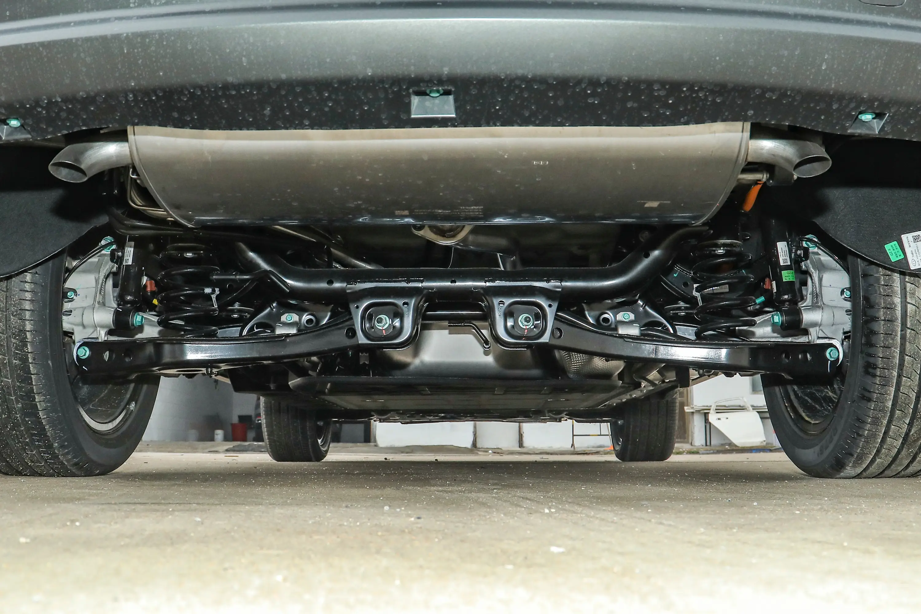 风云T81.5T 130km 豪华版 7座后悬架整体