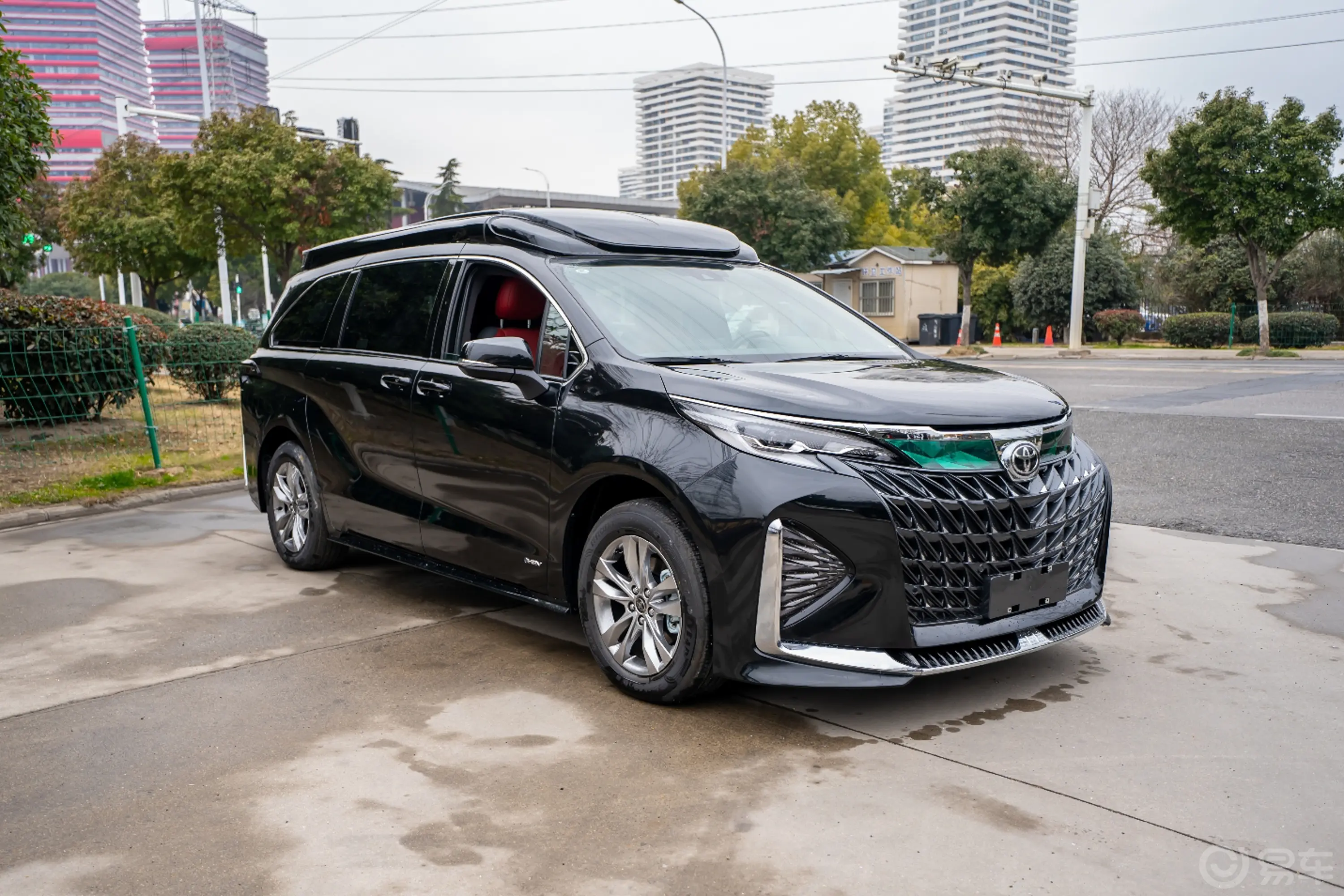 宝石星黑曼巴LM双擎 2.5L LM380侧前45度车头向右水平