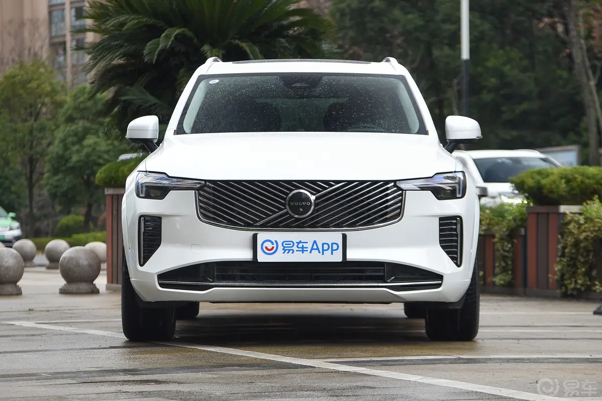 沃尔沃XC90改款 B6 智雅豪华版 6座正前水平
