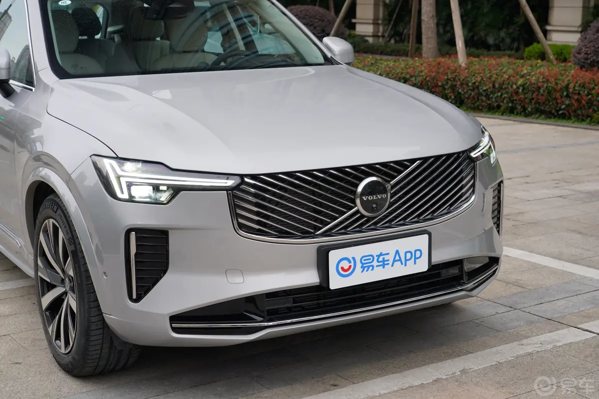 沃尔沃XC90改款 B6 智雅豪华版 6座外观