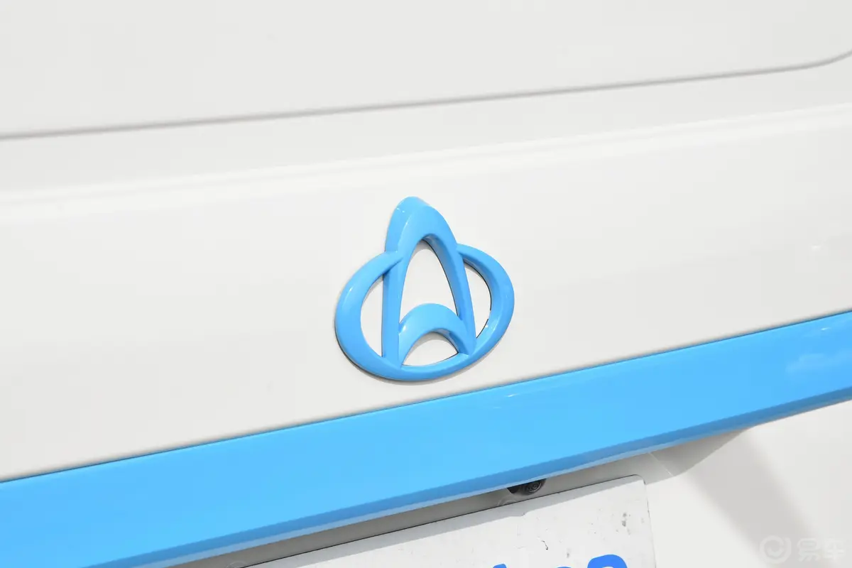 跨越星V5 EV240km 厢式车豪华型 2座 41.86kWh外观细节