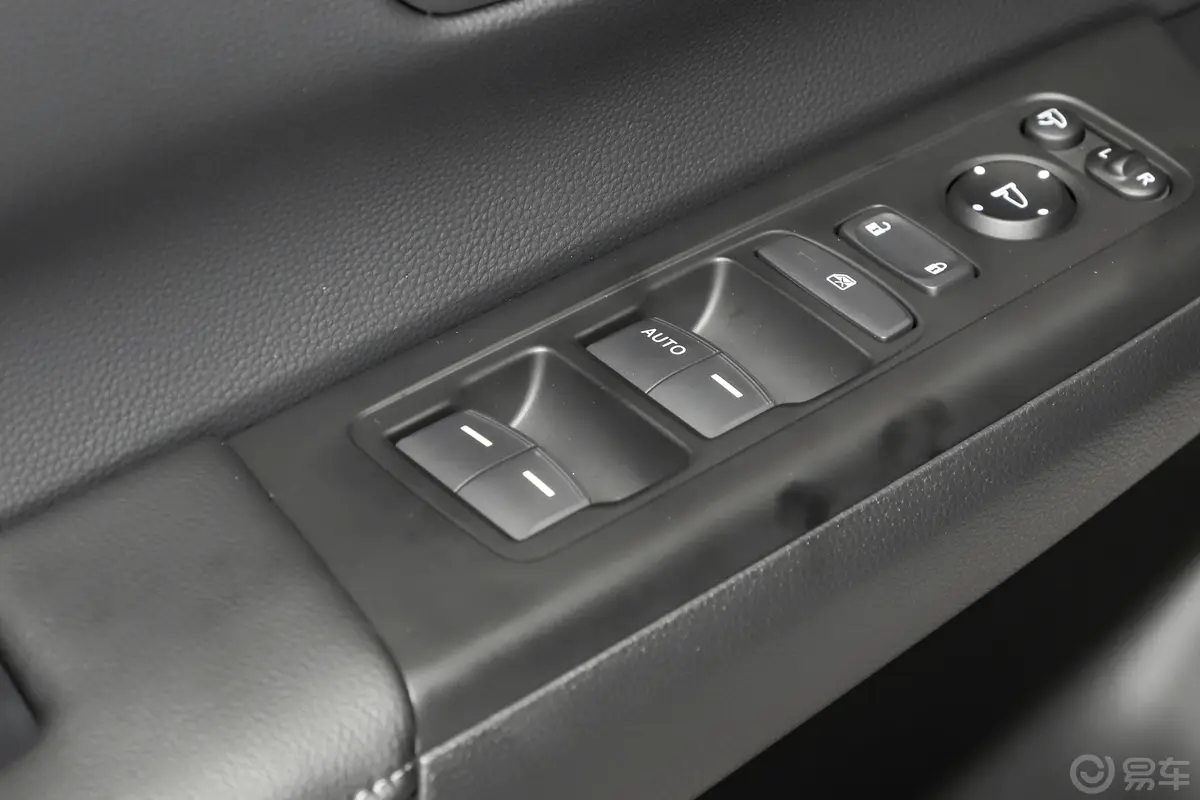 本田CR-V240TURBO 两驱锋尚版 7座车窗调节整体