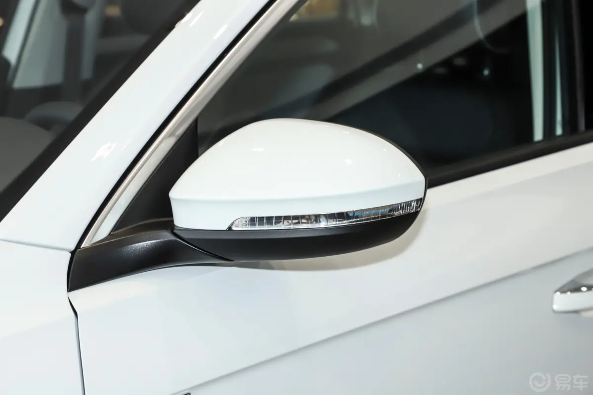 探歌280TSI 时光版主驾驶后视镜背面