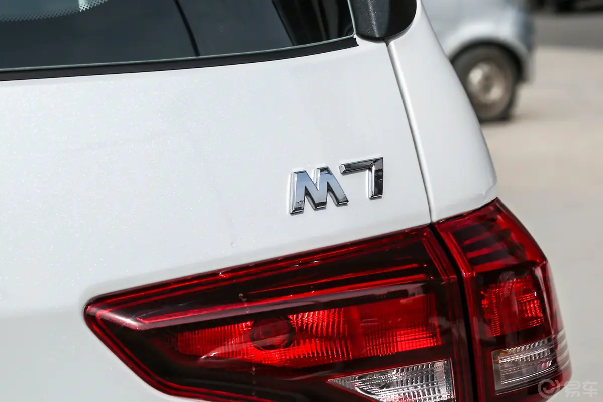 锐胜王牌M71.6L 手动标轴创富版 7座外观细节