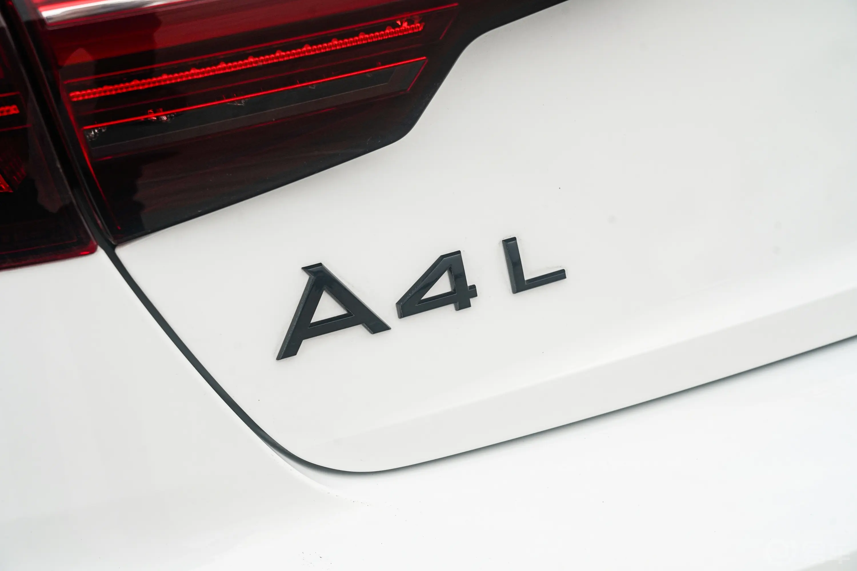 奥迪A4L200万辆悦享版 45 TFSI quattro 臻选动感型外观细节