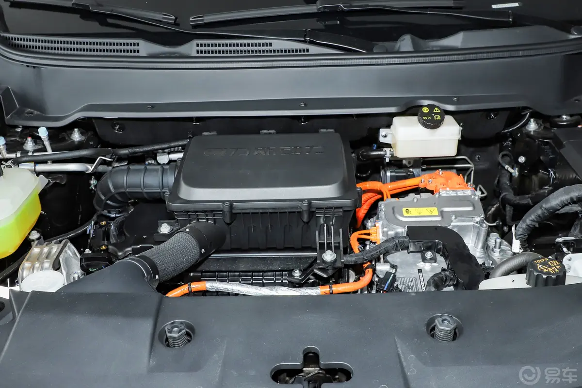 蓝电E5 PLUS1.5L 120km 标准续航版 7座发动机/电机特写