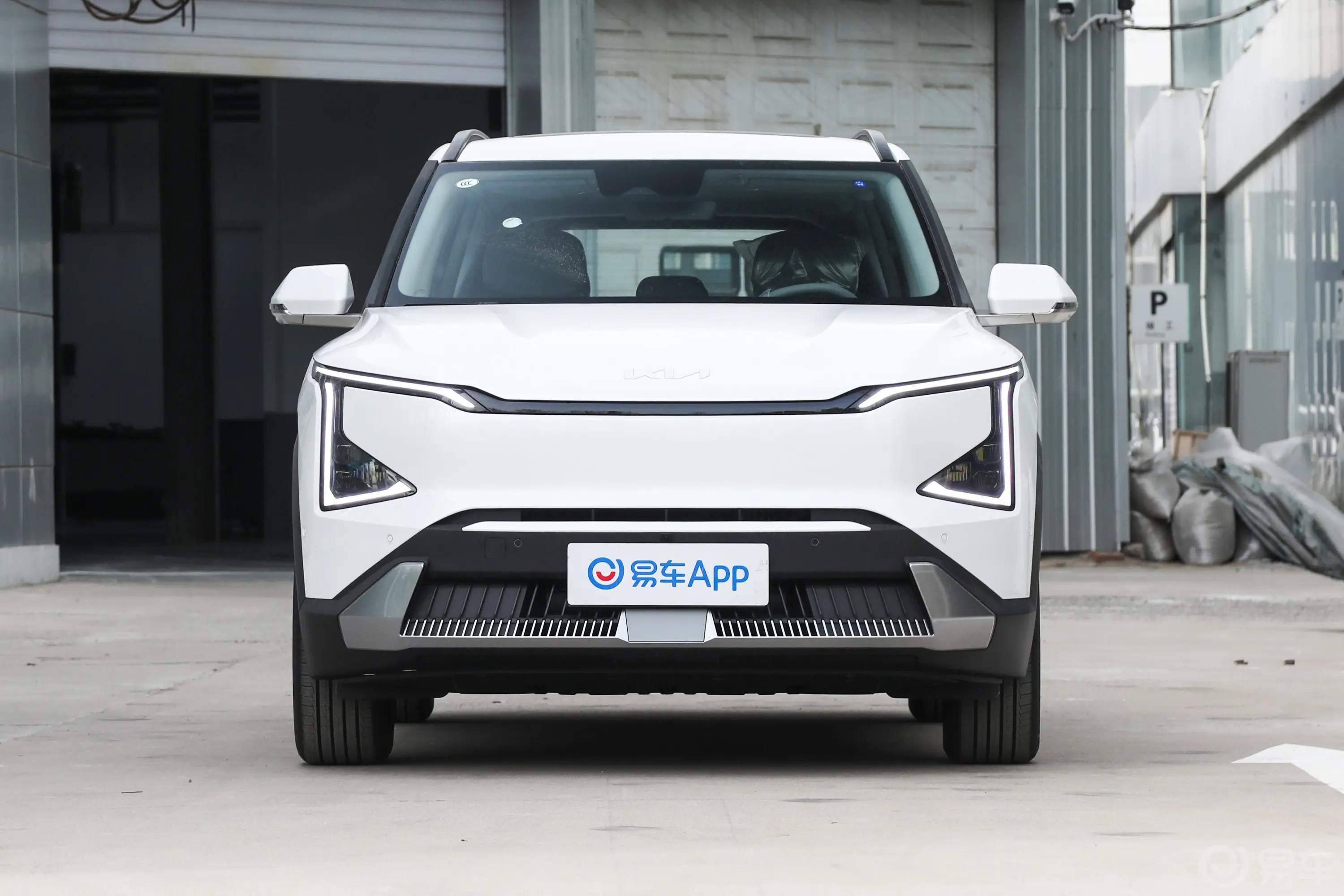 起亚EV5530km 前驱Land正前水平