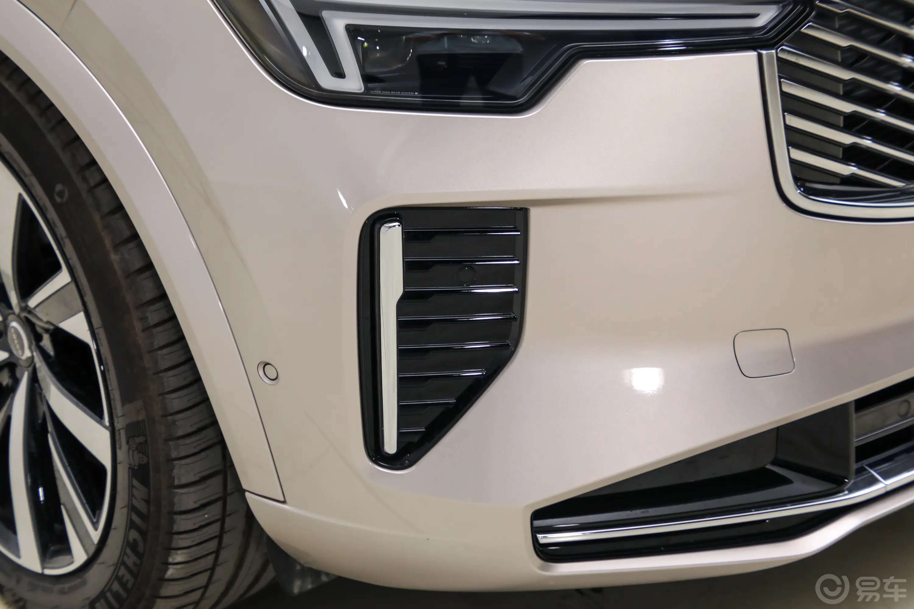 沃尔沃XC90改款 B6 智雅豪华版 6座外观细节