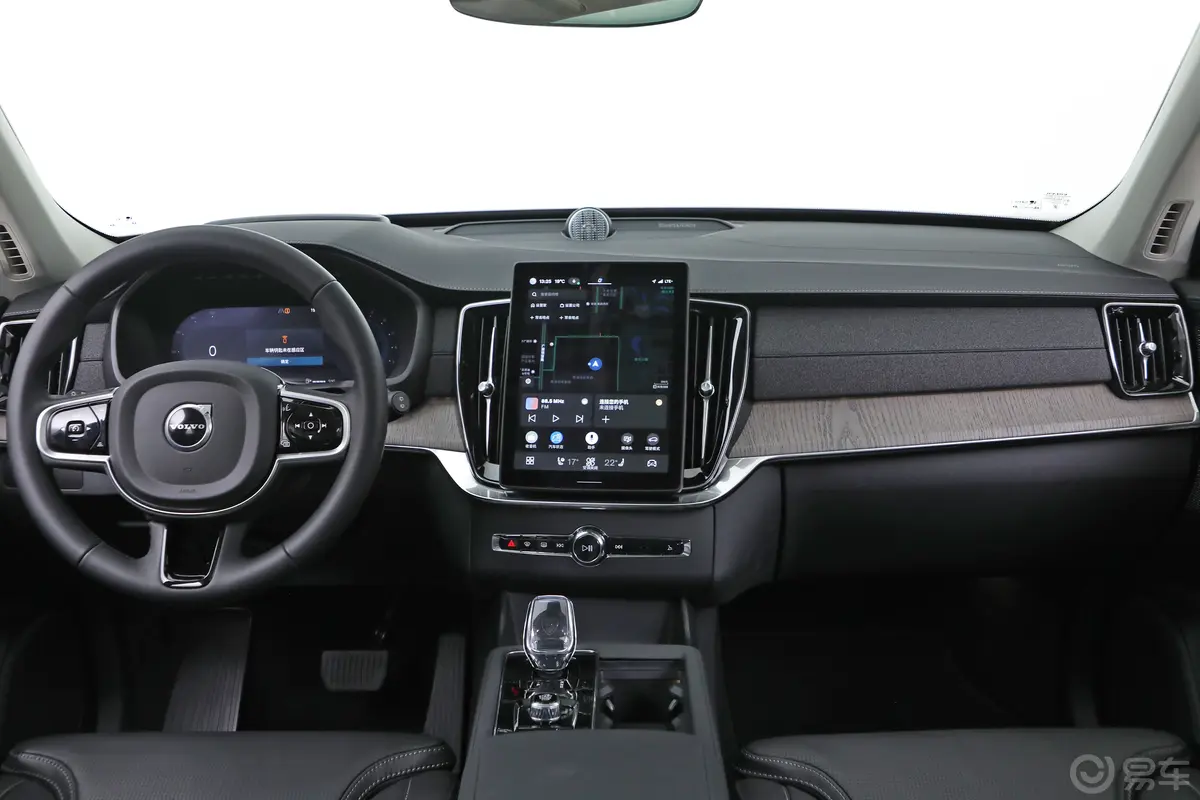 沃尔沃XC90改款 B6 智雅豪华版 6座中控台整体