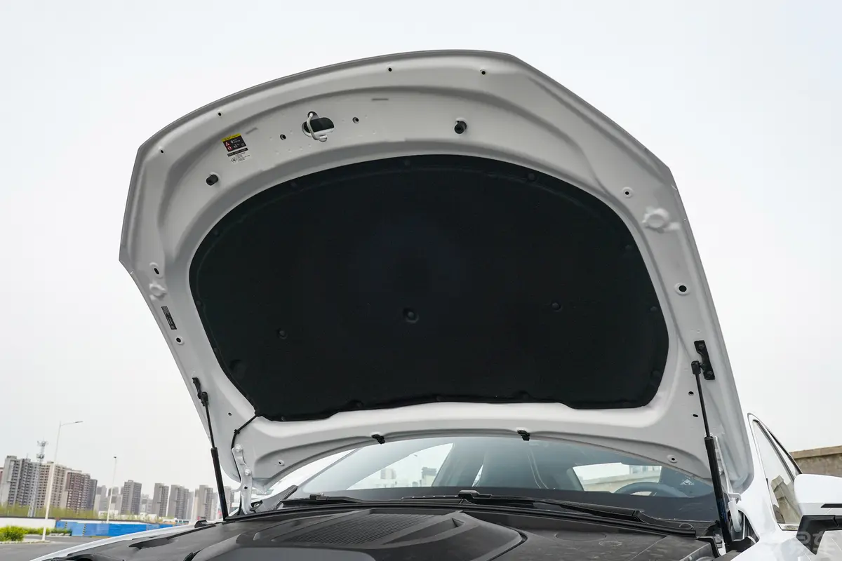 秦PLUS新能源EV 510km 畅行版前舱盖内侧