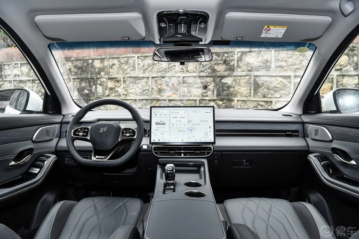 捷途X90 C-DM1.5T 108km 精英版 7座内饰全景正拍