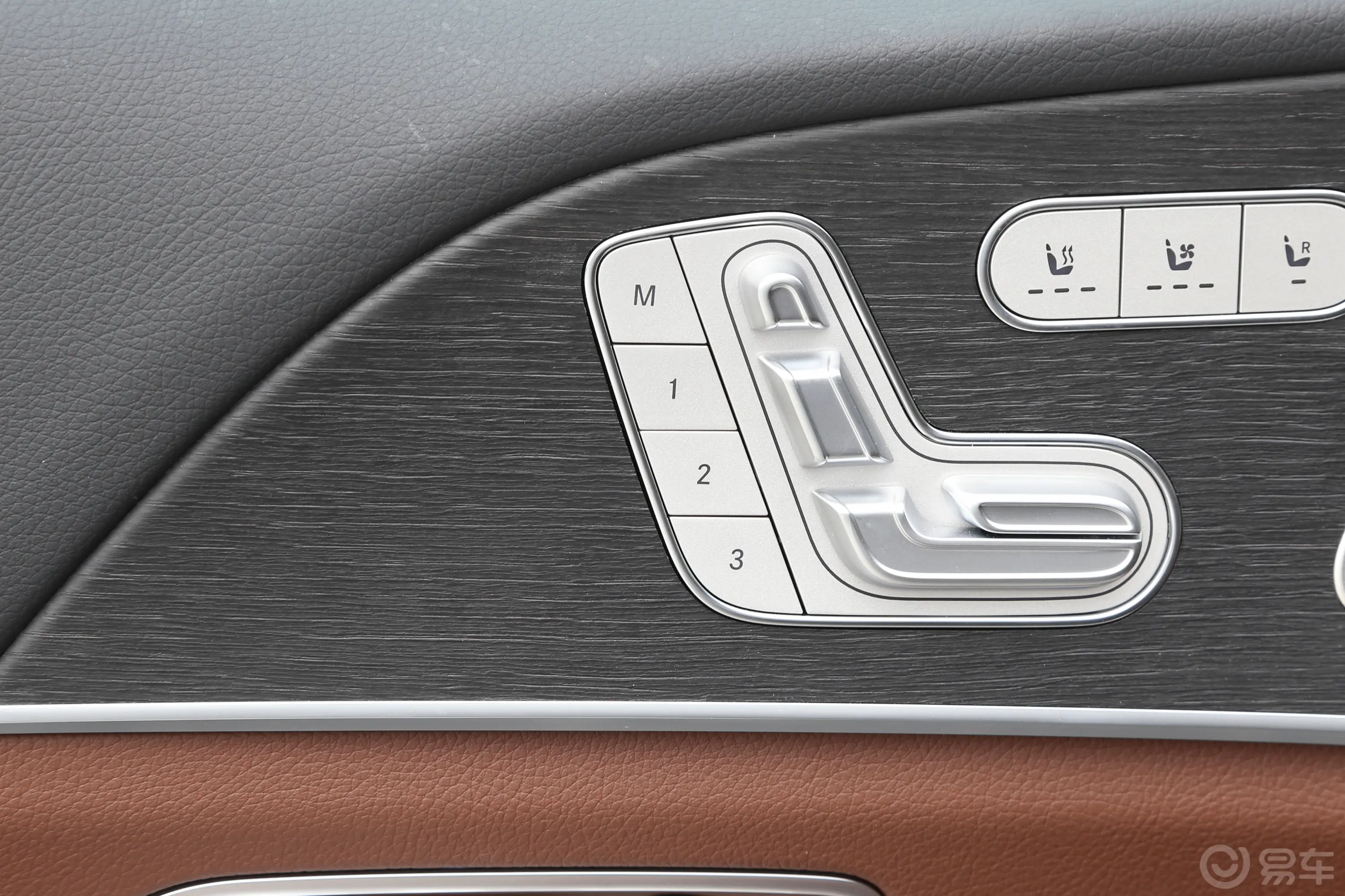 奔驰GLE改款 GLE 450 4MATIC 豪华型主驾驶位