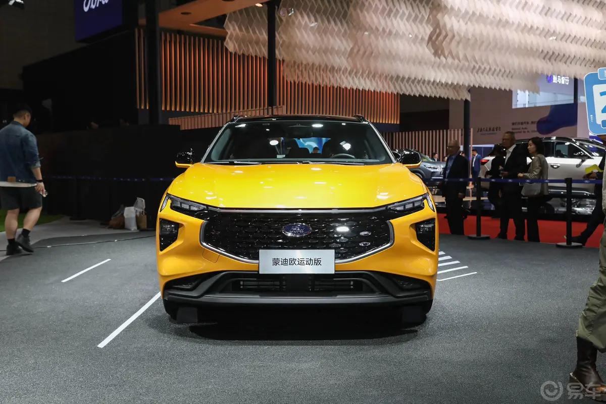 蒙迪欧E-混动 2.0T EcoBoost 运动版外观