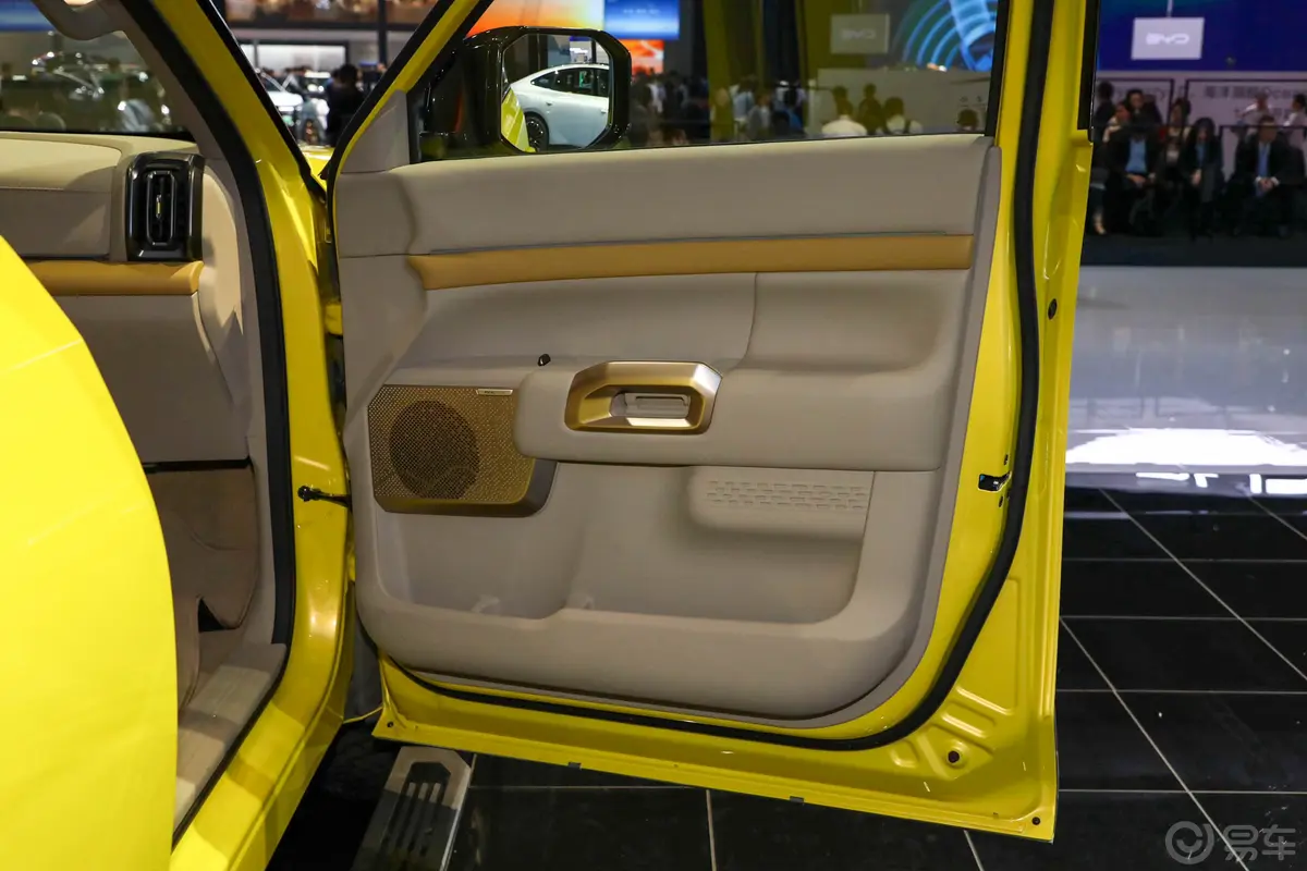 Frontier Pro PHEV135km 标准版前排
