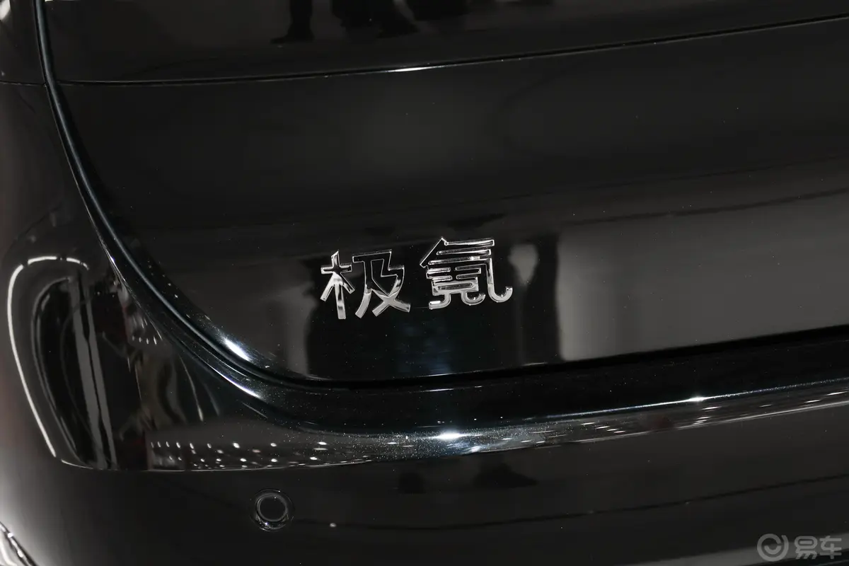 ZEEKR 9X标准版外观细节