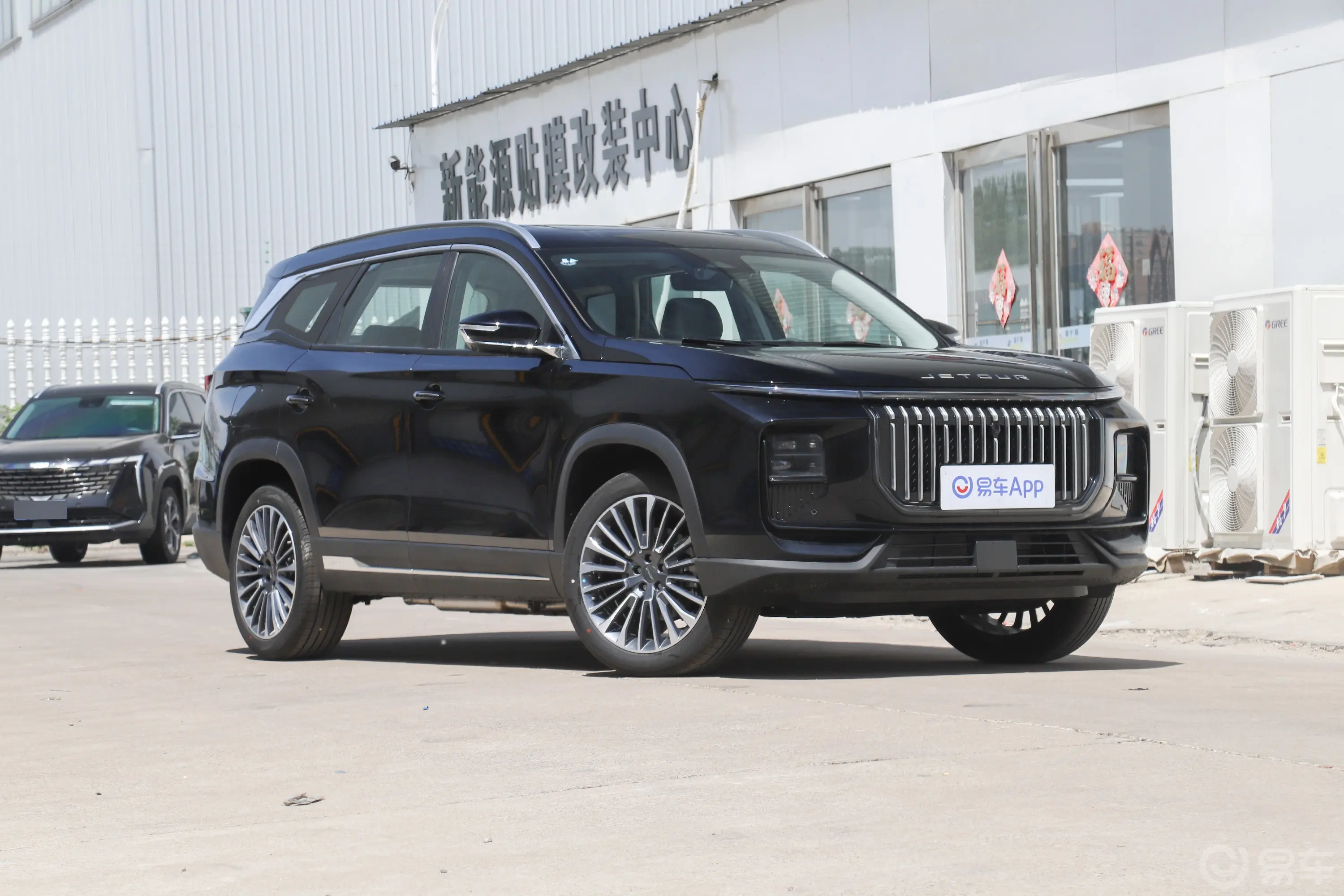 捷途X90 C-DM1.5T 108km 豪华版 7座侧前45度车头向右水平