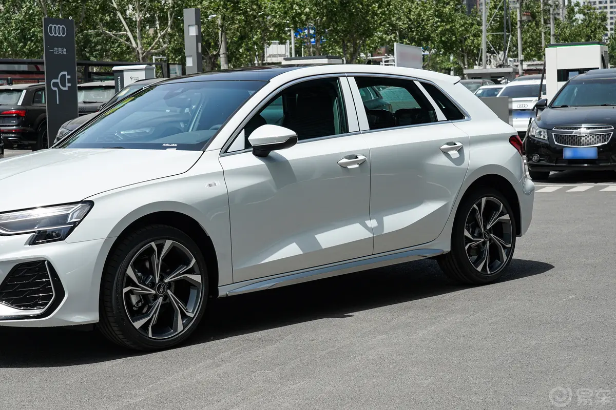 奥迪A3改款 Sportback 35TFSI 飞驰尊享型外观细节