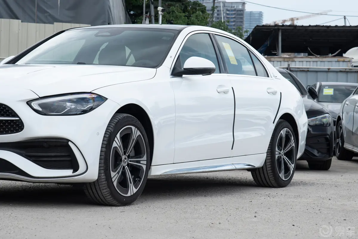 奔驰C级改款 C 260 L 4MATIC 运动版外观细节