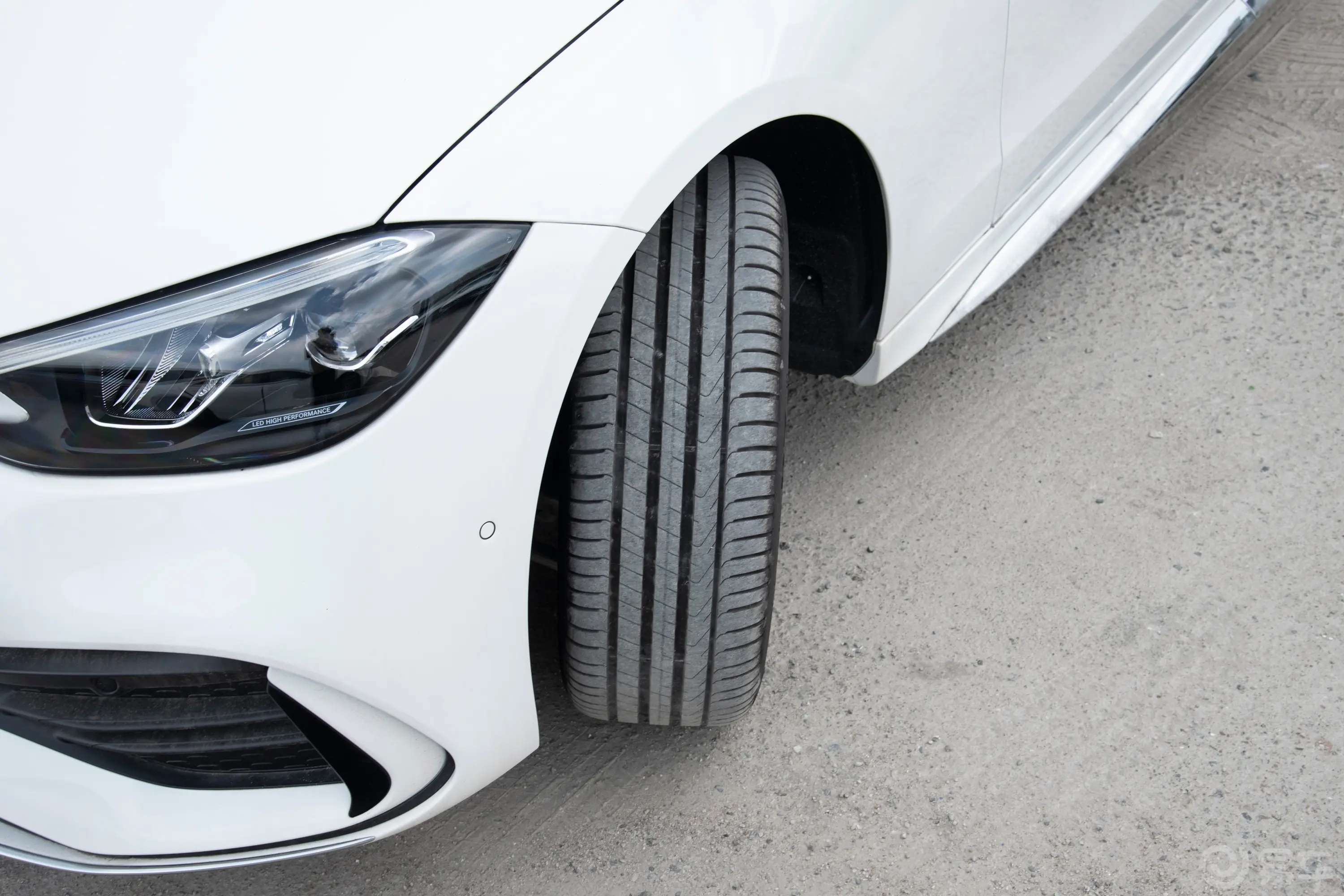 奔驰C级改款 C 260 L 4MATIC 运动版轮胎花纹