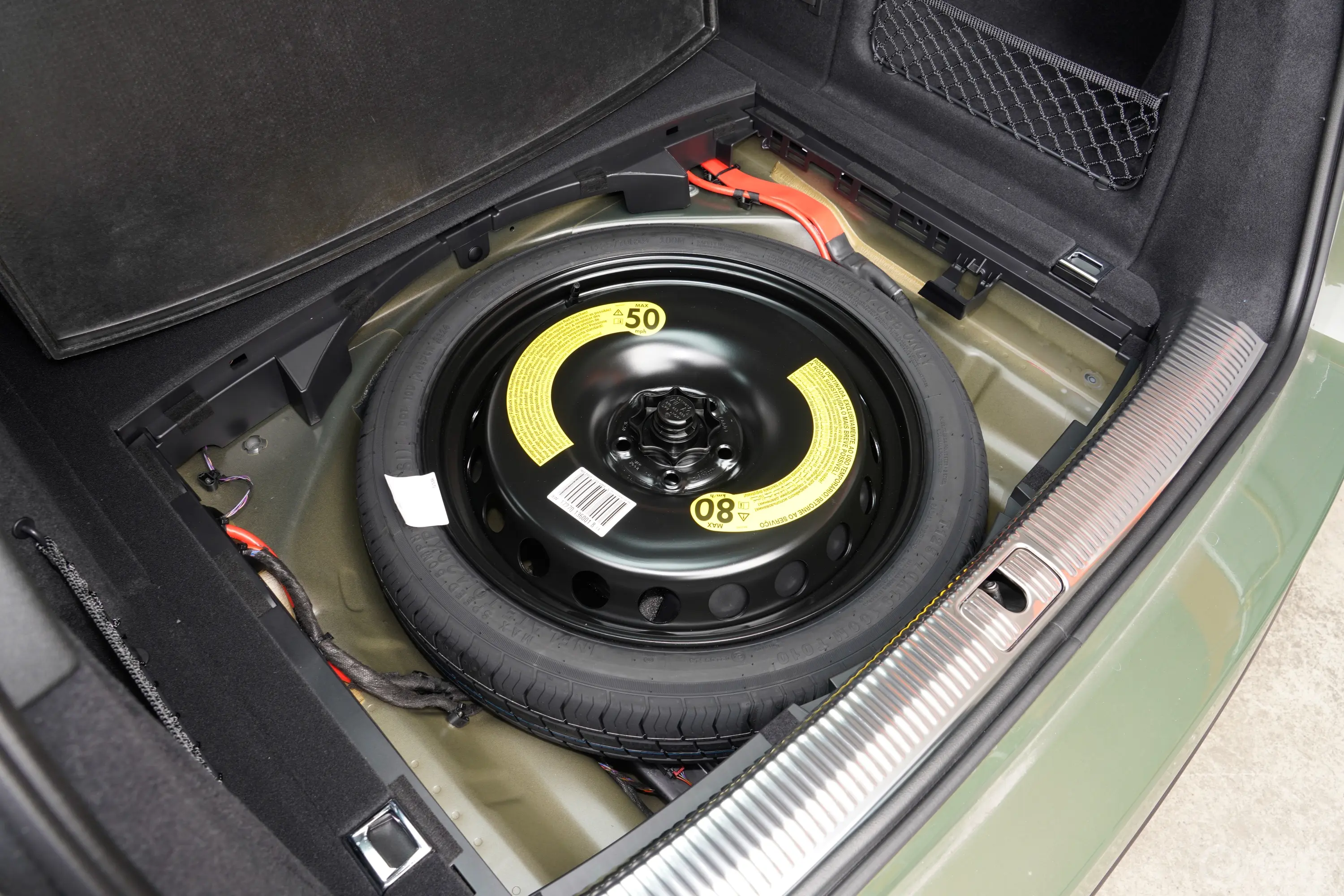 奥迪S4Avant 3.0T备胎